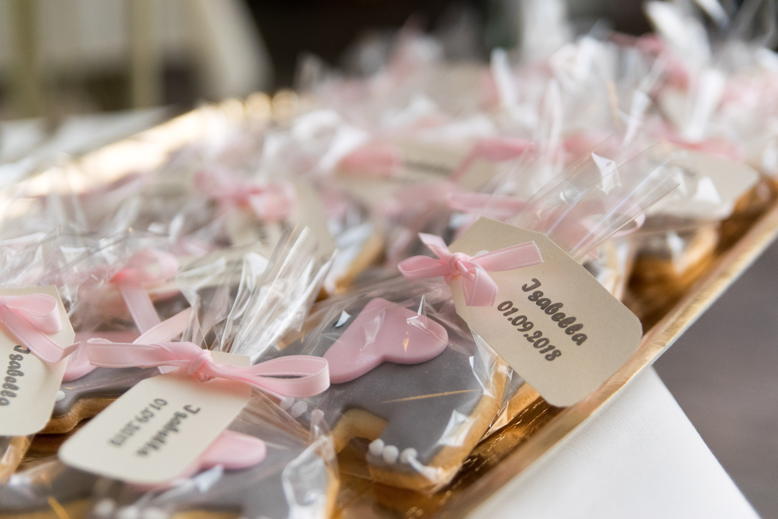 Idei de teme pentru botez, Locații pentru botez, Cele mai bune tematici pentru botez, Buget botez, Rochii pentru botez, Decoruri pentru botez, Invitații pentru botez, Fotograf pentru botez, Meniu pentru botez, Tradiții și obiceiuri de botez. fotograf botez bucuresti