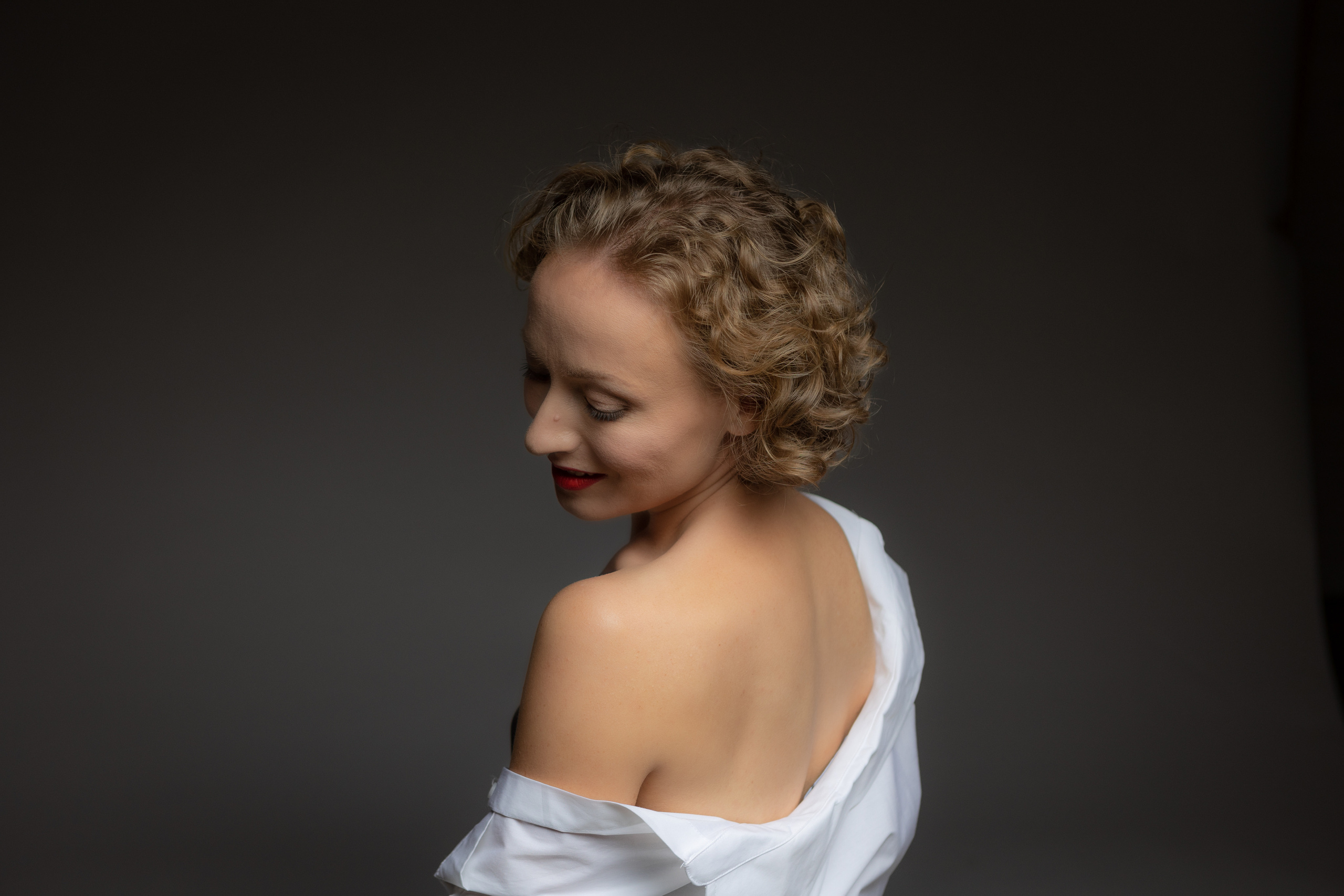 Individual photo session in one of the photo studious in Toulouse