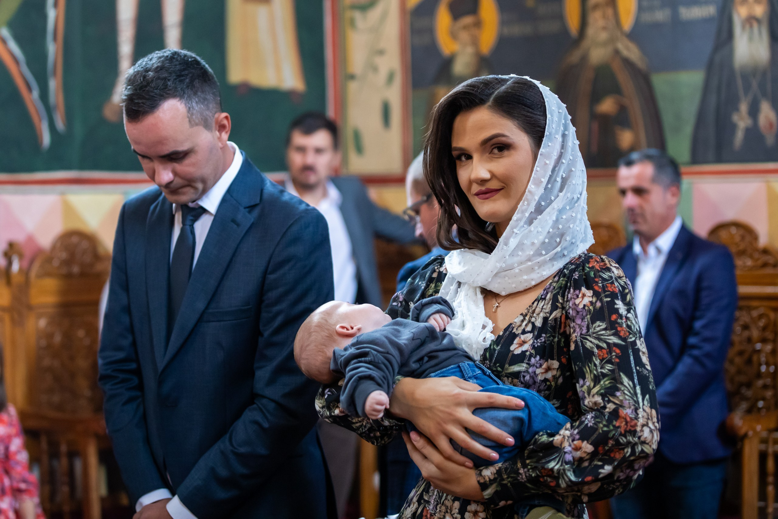 fotograf botez , fotografie botez Botoșani, fotograf Alin Chirilă, amintiri botez, fotografii botez, botez Miruna Parascheva, fotograf copii, fotografie botez în Botoșani-alt="botez , fotografie botez Alin Chirilă, amintiri botez, fotografii emoționante botez Botoșani"-- fotografii-botez-bebelus- amintiri-botez-micuț- moment-sfânt-crestinare- fotografie-emotionanta-botez- detalii-botez-bebelusi- parinti-fericiti-la-botez- fotograf-botez-profesionist- botez-in-biserica-ortodoxa- micuț-botezat-cu-emoție- zâmbete-și-lacrimi-la-botez- bebeluș-la-cristelniță- decor-botez-colorat- botez-cu-dragoste-și-credință- emotie-pura-la-botez- fotograf-botez-botosani- botez-iasi-suceava-fotograf- amintiri-nepretuite-botez-- Preotul ținându-l pe micuțul Mathias Gabriel la botez, în biserica Înălțarea Domnului, Copălău - Detalii de la botezul lui Mathias – lumânare, trusou și icoană - Familia lui Mathias Gabriel alături de micuț, în ziua botezului - Portret emoționant cu mama și bebelușul în brațe, în biserică,fotograf profesionist evenimente Botoșani, Iași, Suceava, Fălticeni, Bacău, Pașcani, Roman - AlinoFotoStudio by Alin Chirilă - servicii foto nuntă, botez, cununie, ședințe foto creative, albume personalizate, fotografii emoționante și calitative pentru cele mai importante momente din viață,fotograf nuntă Botoșani Alin Chirilă, ședință foto botez Iași - AlinoFotoStudio, servicii fotograf profesionist evenimente Suceava, fotograf cununie civilă Fălticeni - Alin Chirilă, album foto nuntă personalizat Bacău.“Bebeluș botezat în biserică, ținut în brațe de nași” • “Detaliu cu lumânarea de botez decorată cu flori albe” • “Părinți emoționați alături de copilul lor la ceremonia de botez” • “Masa festivă de botez cu decor tematic și tort personalizat” • “Momentul în care preotul toarnă apă sfințită pe fruntea bebelușului” “Bebeluș în rochie albă de botez, zâmbind în brațele mamei” • “Detaliu cu cruciulița de botez așezată pe o pernă de satin” • “Părinți și nași aprinzând lumânările în timpul ceremoniei de botez” • “Tort de botez decorat cu figurine tematice și numele copilului” • “Copil botezat dormind liniștit în pătuțul decorat festiv” • “Momentul în care preotul binecuvântează copilul în fața altarului” • “Invitați adunându-se în jurul mesei festive la petrecerea de botez” • “Bebeluș ținând în mână o jucărie personalizată primită la botez” • “Familie fericită pozând împreună după ceremonia de botez” • “Decor tematic cu baloane și flori la locația petrecerii de botez” fotograf Botoșani fotograf evenimente fotograf botez Alin Chirila fotograf alinofotostudio.fotograf botez Amelis Maria, fotografie botez Botoșani, fotograf Alin Chirilă, amintiri botez, fotografii botez, botez Amelis Maria, fotograf copii, fotografie botez în Botoșani,