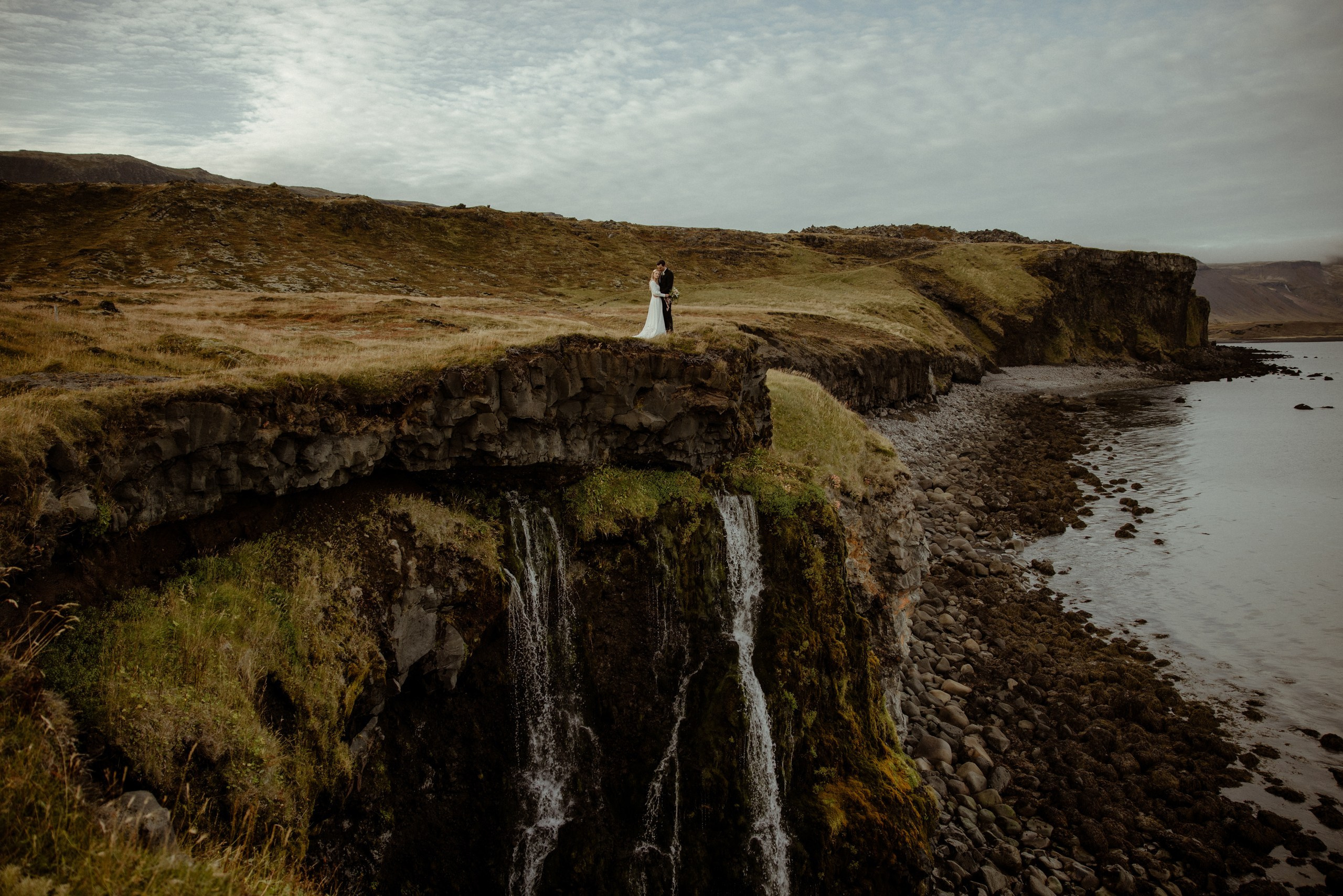 What to pack for Iceland elopement: ultimate Iceland elopement packing list. Iceland elopement photo and video | Nikolaichik Photo