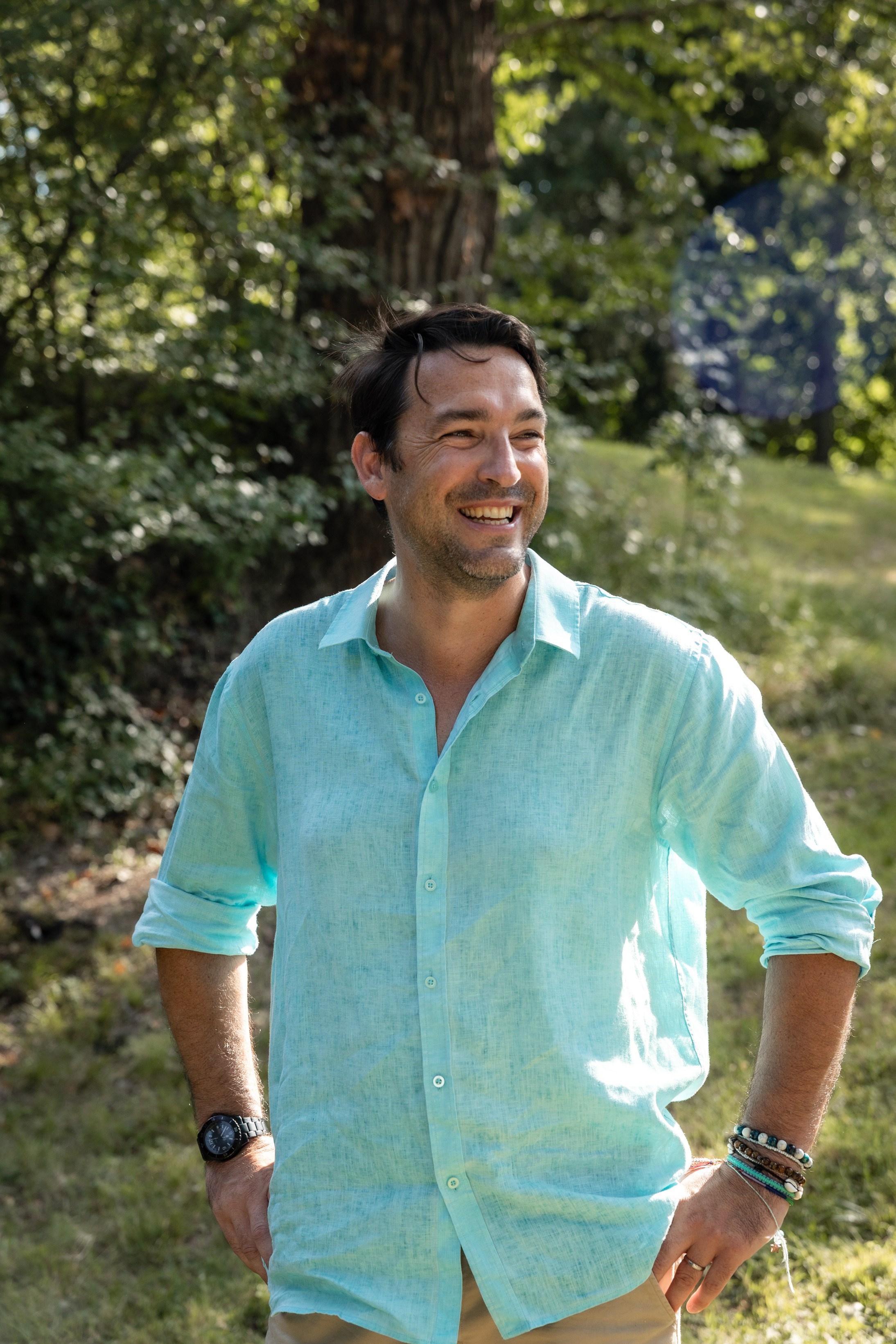 Family photoshoot in Parc du Cabirol, Colomiers. Eugenie Smirnova — wedding, corporate and lifestyle photographer in Toulouse and Southwest France