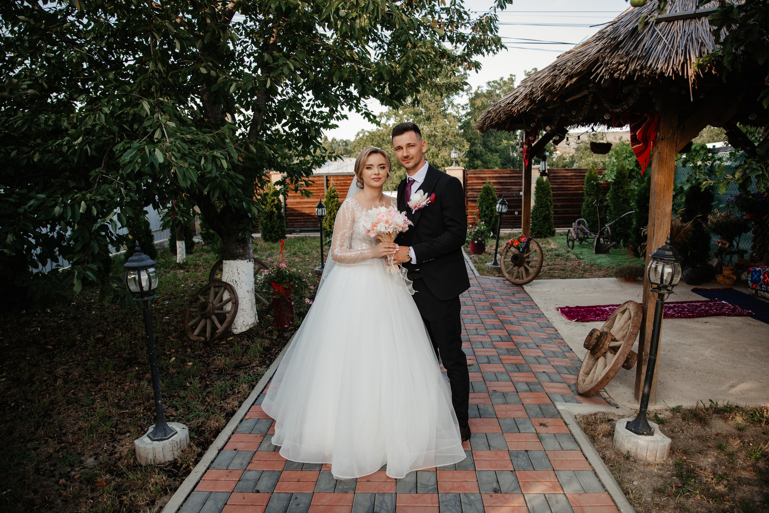 servicii foto. servicii foto Botoșani. servicii foto video Botoșani. fotograf nunta. fotograf evenimente. fotograf nunta Botoșani. Alin chirila. Alin chirila fotograf. Alinofotostudio.- Mire și mireasă – Marius și Nina – ziua nunții, 2024 - Emoție la cununia religioasă – Botoșani, Marius & Nina - Dansul mirilor – Marius și Nina, nuntă de poveste - Sedinta foto romantică în natură – Marius & Nina - Detalii elegante de nuntă – rochia miresei, buchet, verighete