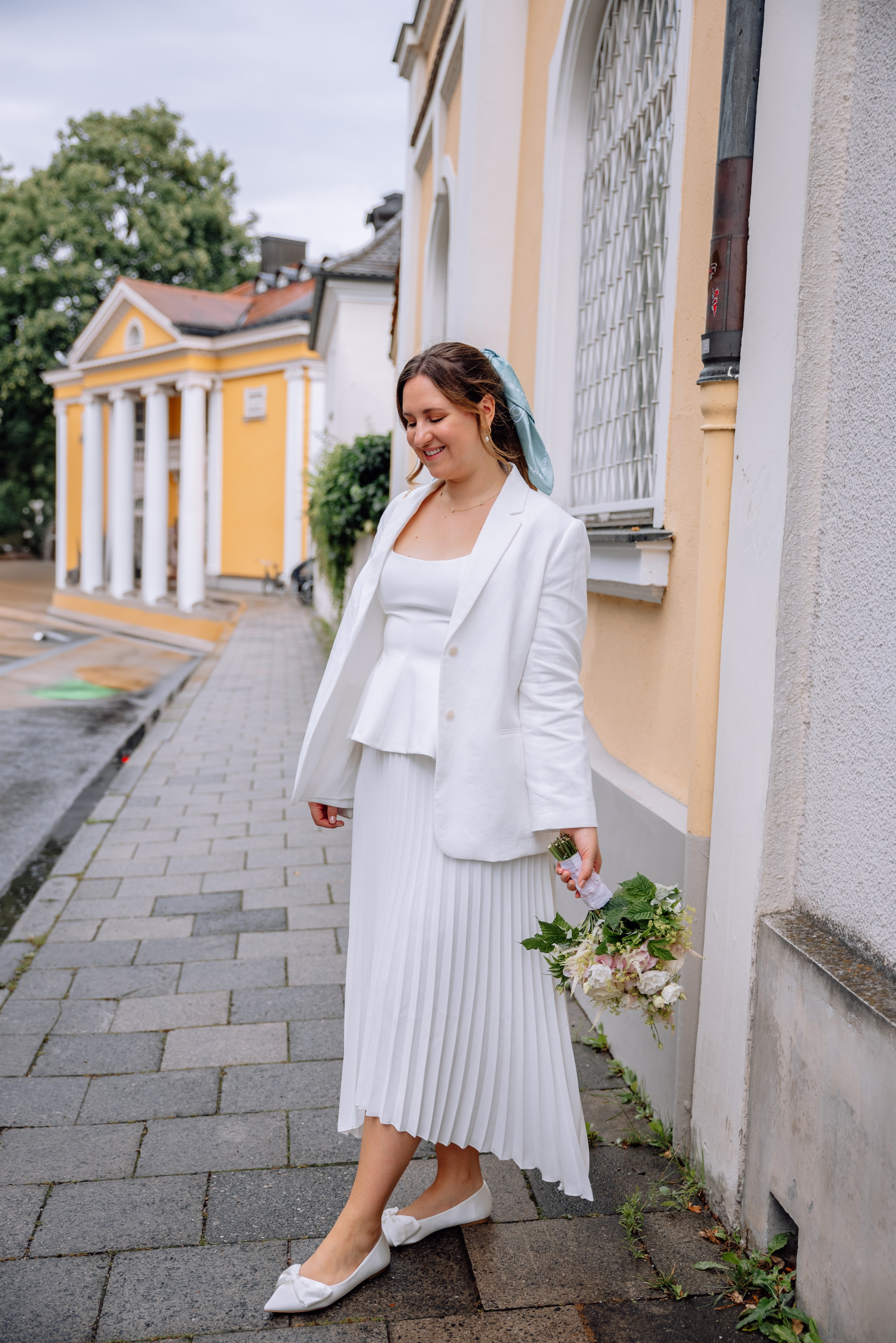 Corinna und Daniel: romantische Hochzeit in der Mandlstrasse/Sommer 2025. Hochzeitsfotograf München Taufe Familienfotograf Tanja Mauke