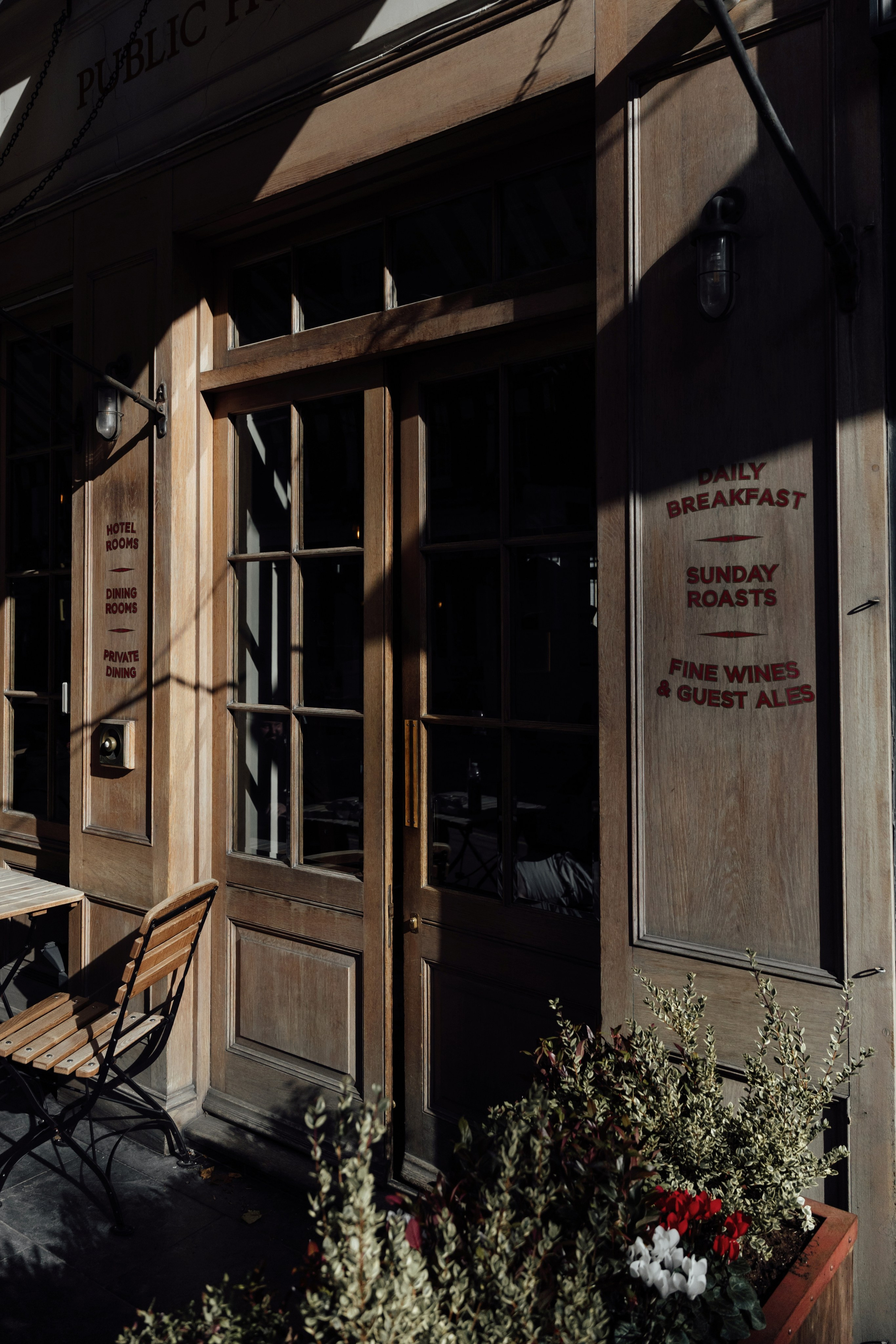 Sara & Angus — Old Marylebone Town Hall, London. Timeless Wedding & Event Photography — based London, working across Europe