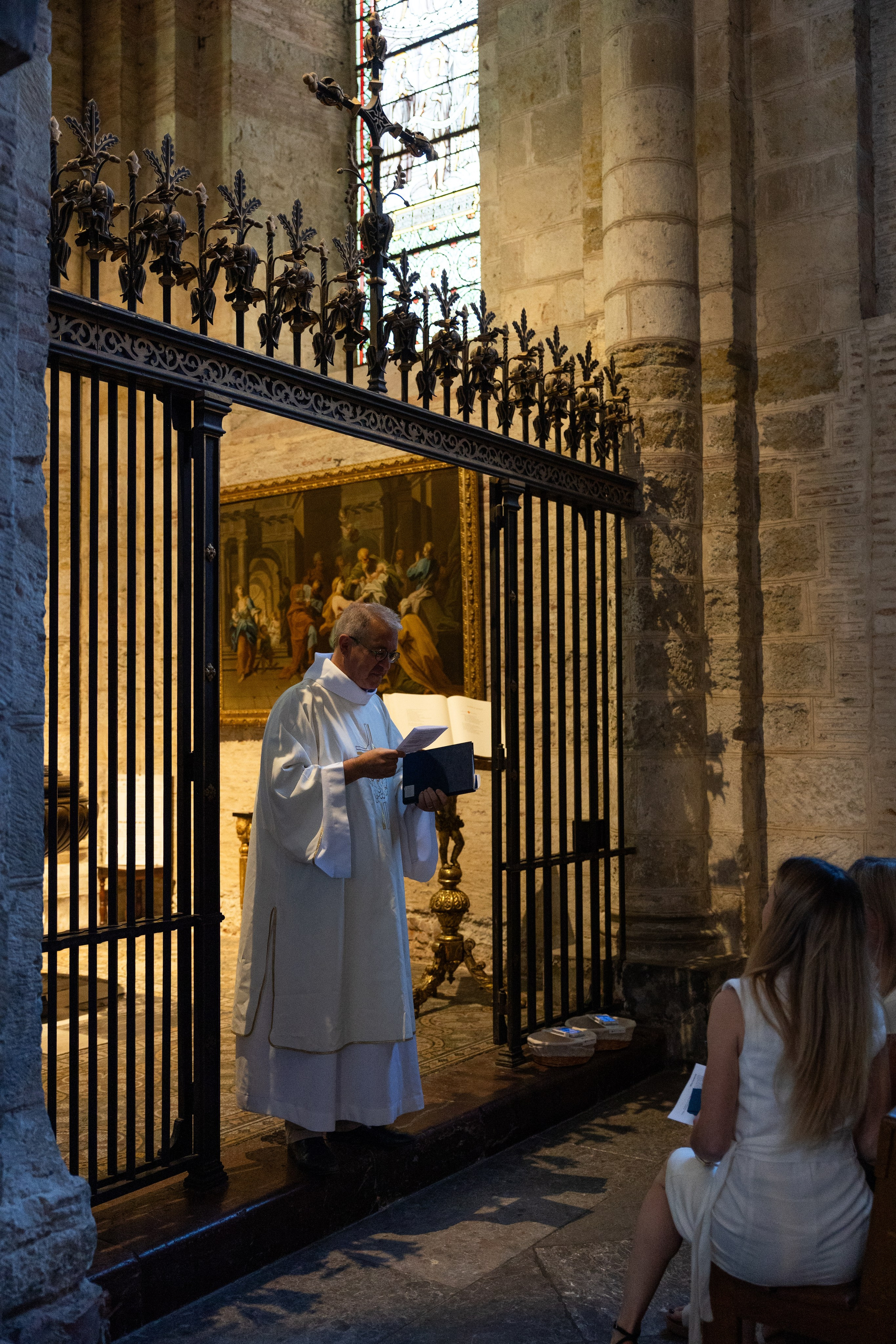 The Baptism of Diana in the Church of Saint-Sernin in Toulouse. Евгения Смирнова — фотограф в Тулузе и юго-западной Франции