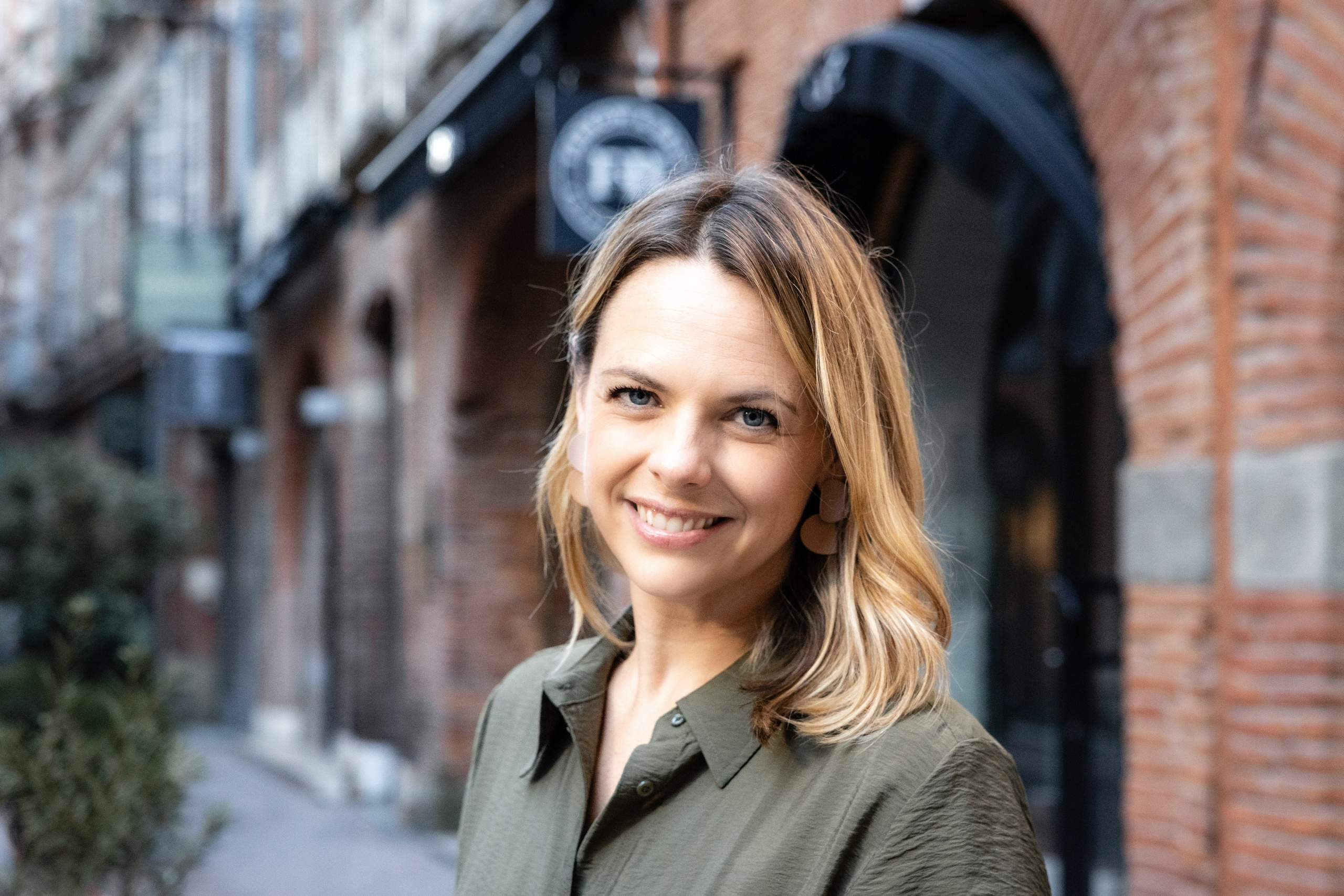 Семейная фотосъемка в стиле лайфстайл в Тулузе: душевная фотосессия для семьи экспатов. Евгения Смирнова — фотограф в Тулузе и юго-западной Франции