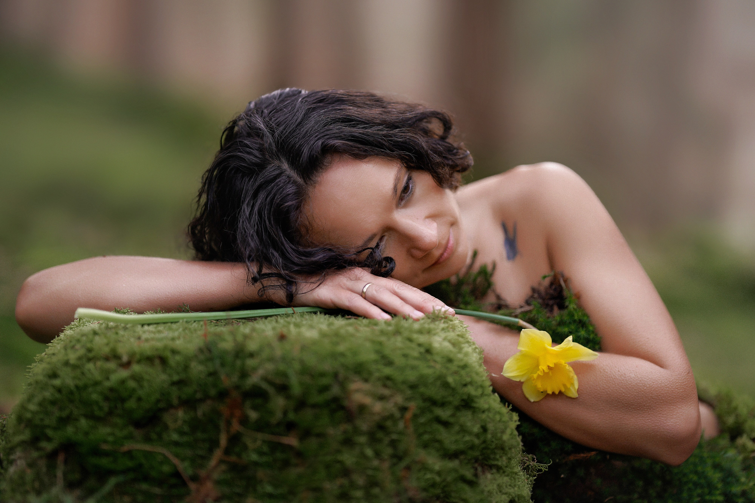 Last days of naked forest. Portraitfotografie in Gründau Elena Ohnstedt