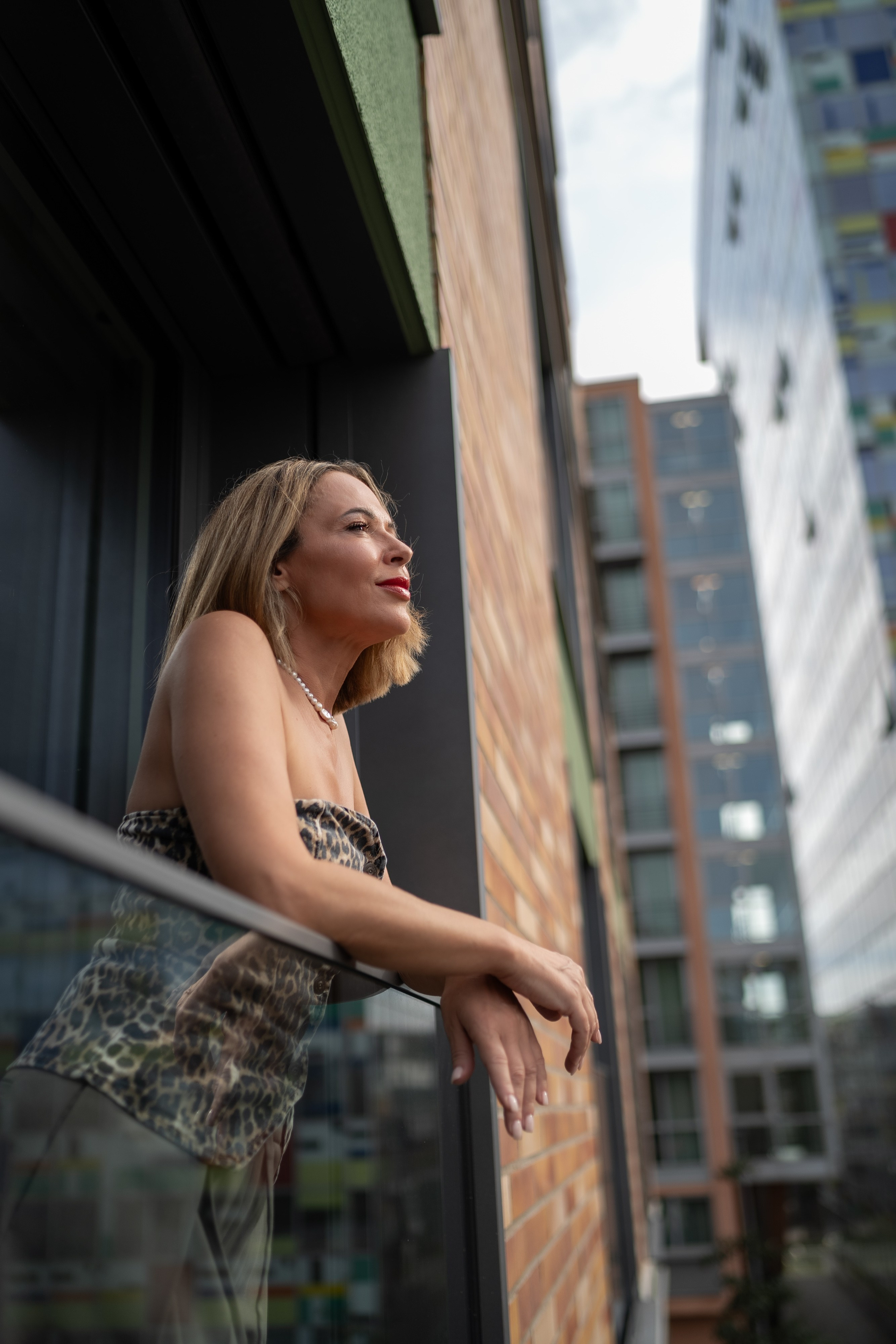 KIRA. Portrait photographer in Germany and all over Europe Mischa Blank