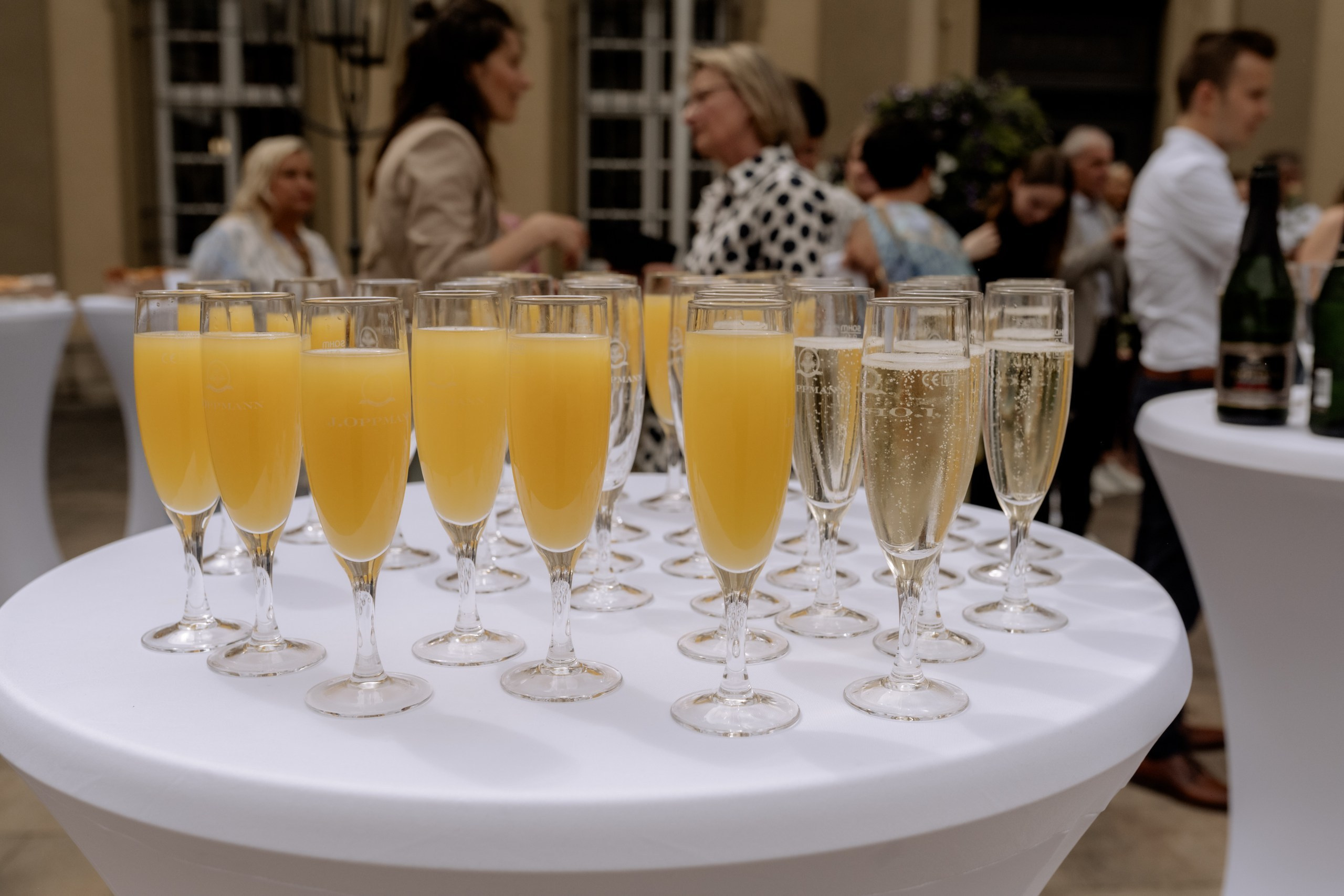 Chom & Kevin | Romantische Hochzeitsbilder in Würzburg – Hochzeitsfotografin Anna Saribekyan. Anna Saribekyan – Beste Hochzeitsfotografin in Würzburg, Top 10 in Deutschland