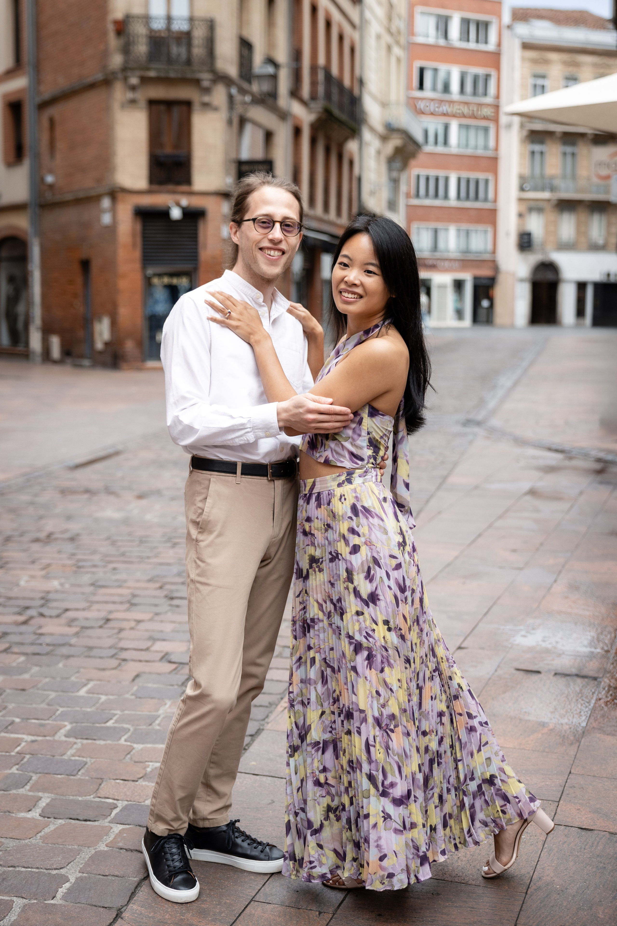 Séance photo de fiançailles à Toulouse. Eugénie Smirnova — Photographe à Toulouse et dans le Sud-Ouest