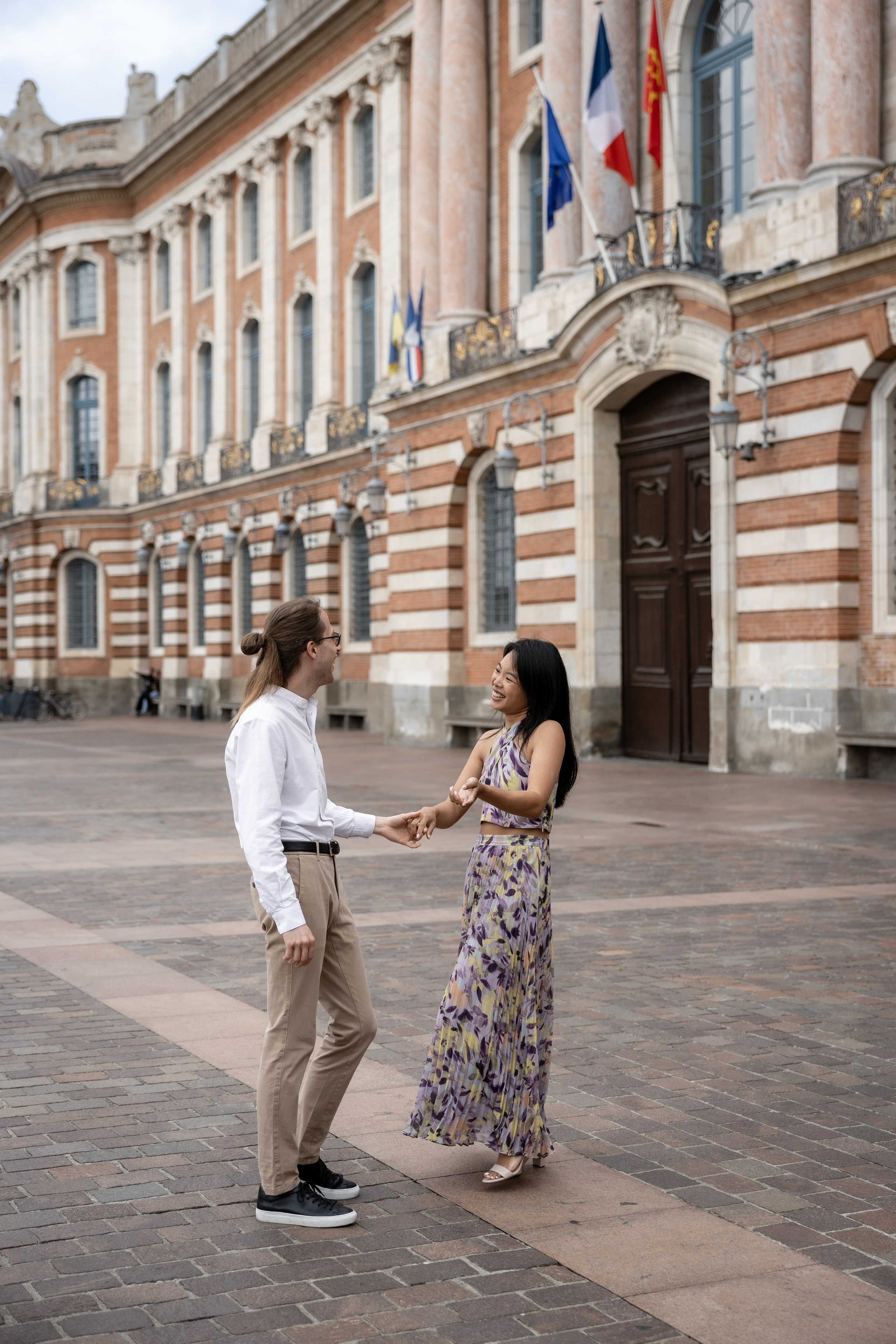 Séance photo de fiançailles à Toulouse. Eugénie Smirnova — Photographe à Toulouse et dans le Sud-Ouest