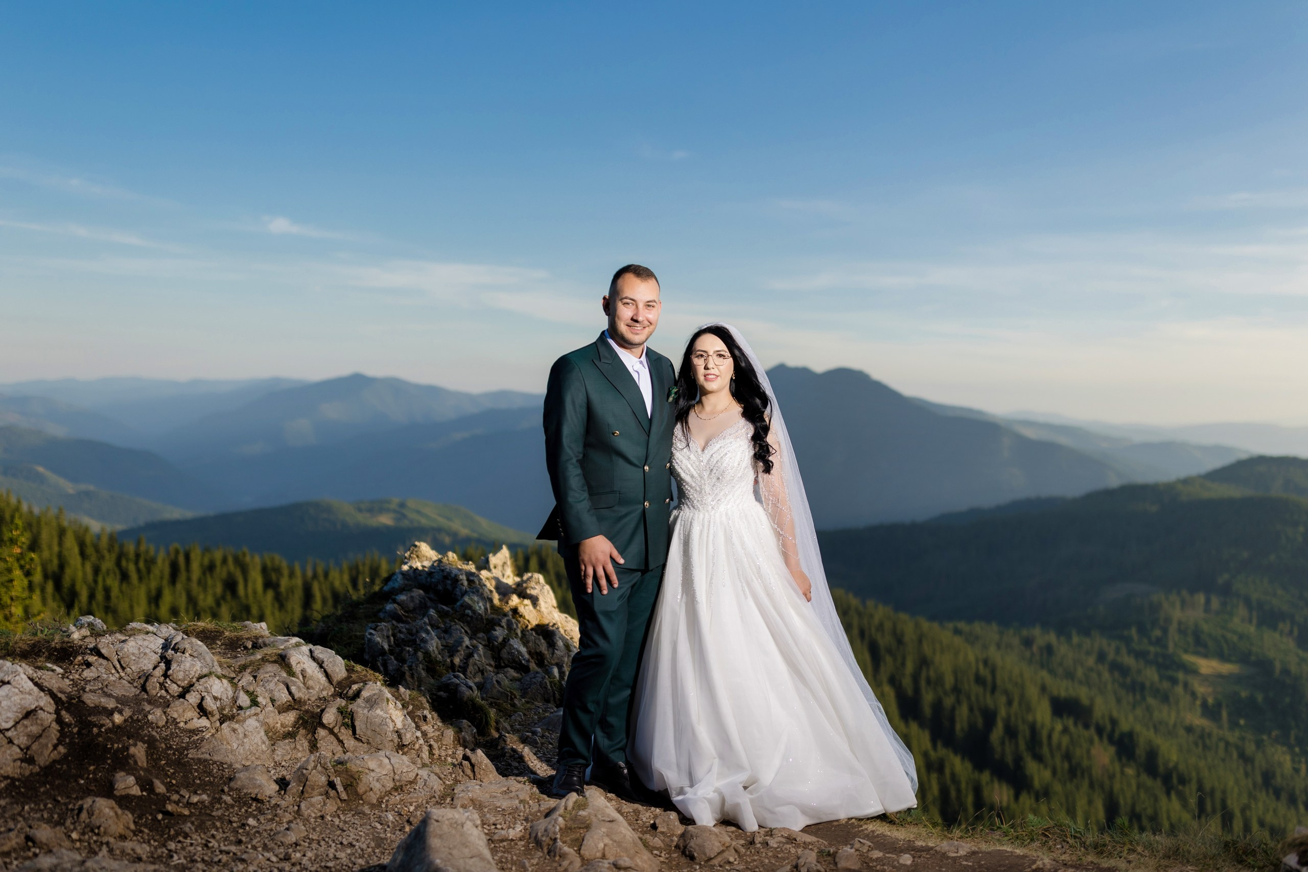 - nunta--fotograf-profesionist-botosani - fotografie-nunta-romantica - imagini-nunta-in-natura-alin-chirila-fotograf - fotografii-cuplu-indragostit-nunta-botosani - sedinta-foto-miri-andrei-iustina-alinofotostudio - amintiri-din-nunta-realizate-de-fotograf-profesionist - povestea-nuntii-andrei-si-iustina-in-imagini-alinofotostudio-fotograf evenimente- evenimente Botoșani -fotograf Suceava - fotograf Iași- servicii foto. servicii foto Botoșani. servicii foto video Botoșani. fotograf nunta. fotograf evenimente. fotograf nunta Botoșani. Alin chirila. Alin chirila fotograf. Alinofotostudio.- servicii foto. servicii foto Botoșani. servicii foto video Botoșani. fotograf nunta. fotograf evenimente. fotograf nunta Botoșani. Alin chirila. Alin chirila fotograf. Alinofotostudio.fotograf stare civilă,poze stare civilă,album foto stare civilă,servicii foto suceava,fotograf evenimente suceava,fotograf nuntă suceava,poze cununie civilă,ședință foto stare civilă,sesiune foto suceava,fotograf profesionist suceava,fotograf botosani,stare civila botosani,alinofotostudio,alin chirila fotograf.servicii foto. servicii foto Botoșani. servicii foto video Botoșani. fotograf nunta. fotograf evenimente. fotograf nunta Botoșani. Alin chirila. Alin chirila fotograf. Alinofotostudio.fotograf stare civilă,poze stare civilă,album foto stare civilă,servicii foto suceava,fotograf evenimente suceava,fotograf nuntă suceava,poze cununie civilă,ședință foto stare civilă,sesiune foto suceava,fotograf profesionist suceava,fotograf botosani,stare civila povestitor prin fotografiebotosani,alinofotostudio,alin chirila fotograf,servicii foto. servicii foto Botoșani. servicii foto video Botoșani. fotograf nunta. fotograf evenimente. fotograf nunta Botoșani. Alin chirila. Alin chirila fotograf. Alinofotostudio.fotograf stare civilă,poze stare civilă,album foto stare civilă,servicii foto suceava,fotograf evenimente suceava,fotograf nuntă suceava,poze cununie civilă,ședință foto stare civilă,sesiune foto suceava,fotograf profesionist suceava,fotograf botosani,stare civila botosani,alinofotostudio,alin chirila fotograf,cununie religioasă botoșani,andreea și neculai,capela militară botoșani,foto conacul zăicești,fotograf nuntă botoșani,fotograf cununie religioasă,foto evenimente botoșani,poze cununie capela militară,ședință foto zăicești,fotograf profesionist botoșaniMire și mireasă – Sergiu & Liliana – ziua nunții, 2024 - Emoții în ziua nunții – Sergiu și Liliana - Dansul mirilor – fotografie artistică nuntă 2024 - Sedinta foto romantică în natură – Sergiu & Liliana - Rochia de mireasă și detalii de nuntă elegan-Album de cununie civilă Florin și Anda – Fotografii profesionale realizate de Alin Chirilă în Botoșani -fotograf prin fotografie-Ședință foto Trash the Dress pe muntele Rarău cu Iulian și Iuliana – fotografie de cuplu, natură montană, emoție autentică surprinsă de Alin Chirilă, povestitor prin fotografie.- "Iulian și Iuliana pe crestele Rarăului – fotografie Trash the Dress în natură" - "Cuplu îmbrățișat la apus pe muntele Rarău – ședință foto după nuntă" - "Rochie de mireasă în vânt pe munte – Trash the Dress Rarău-1. Iulian și Iuliana pe muntele Rarău – ședință foto Trash the Dress în natură, cu peisaj montan spectaculos 2. Cuplu în îmbrățișare pe Rarău – emoție autentică surprinsă după nuntă 3. Rochie de mireasă în bătaia vântului – fotografie artistică Trash the Dress în munți 4. Mire și mireasă privind spre orizont – dragoste și libertate pe muntele Rarău 5. Iuliana zâmbind în rochia de mireasă – portret în natură, Trash the Dress 6. Iulian ținându-și mireasa de mână – ședință foto romantică pe munte 7. Detaliu cu rochia pe stâncă – estetică naturală Trash the Dress Rarău 8. Cuplu în mers pe poteca Rarăului – fotografie simbolică de după nuntă 9. Apus de soare pe Rarău în spatele mirilor – imagine de poveste Trash the Dress 10. Iulian și Iuliana râzând împreună – momente autentice surprinse de Alin Chirilă, povestitor prin fotografie