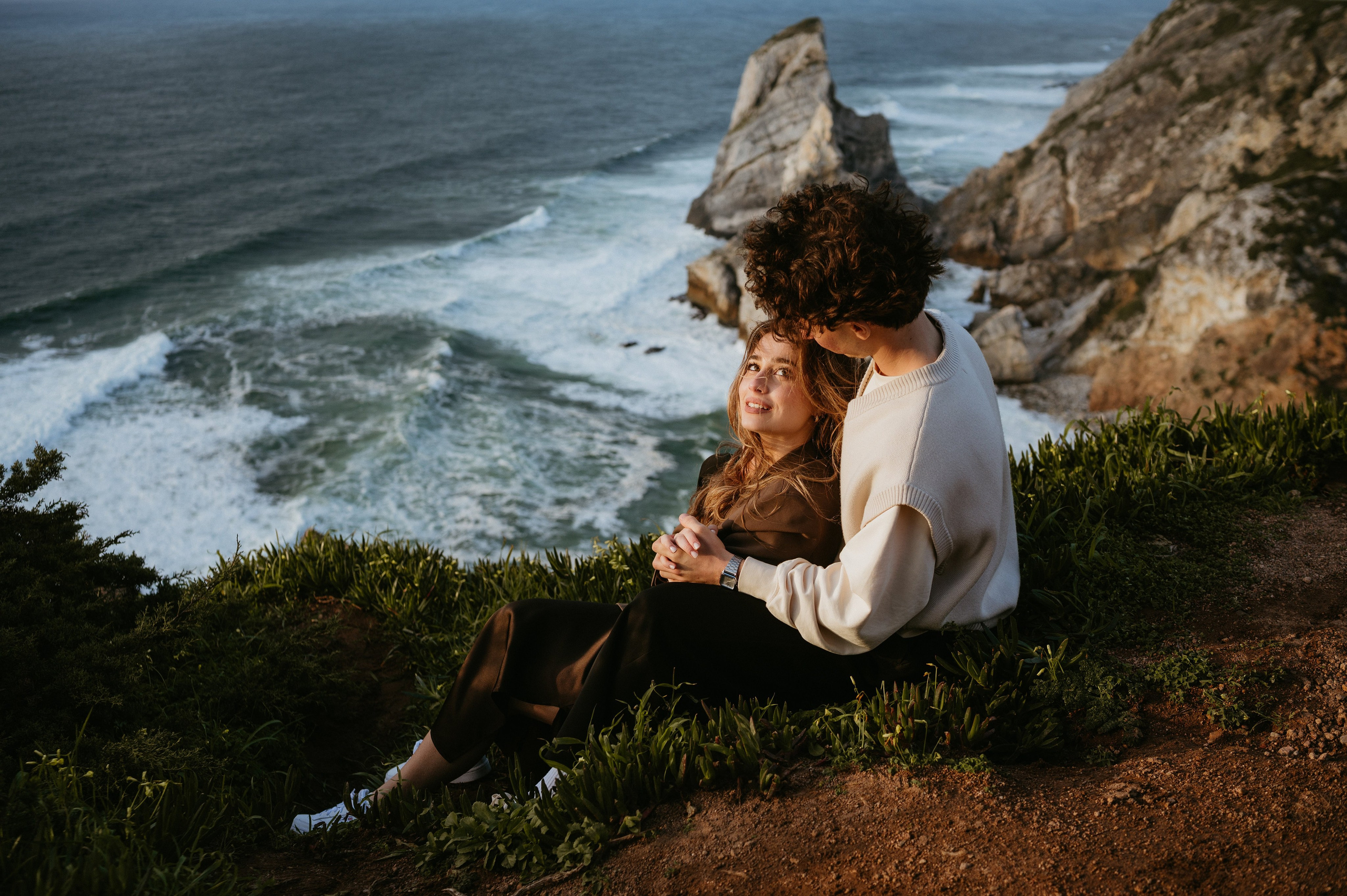 Praia da Ursa – ședință foto de cuplu într-un loc magic din Portugalia. Valentin Melen - fotograf de nunta 🤍