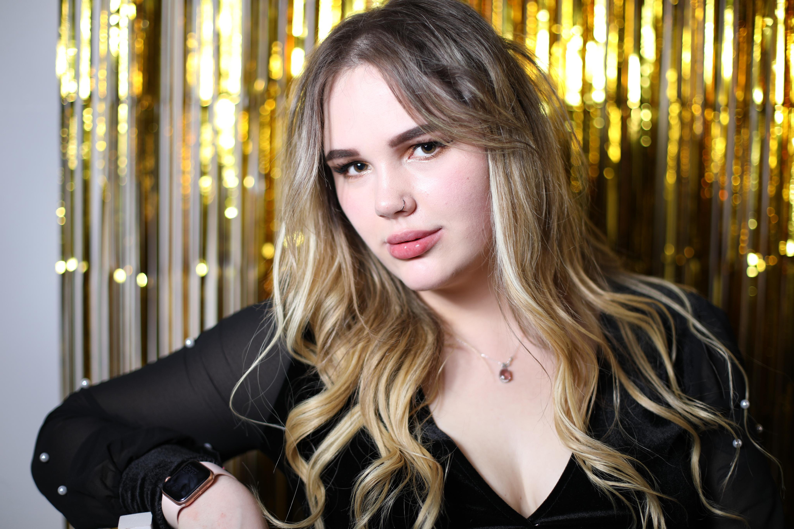 Syntymäpäivä (valokuvausstudiossa). Ekaterina Mansur, muotokuvafotografi Suomessa (Helsingissä ja Uudellam