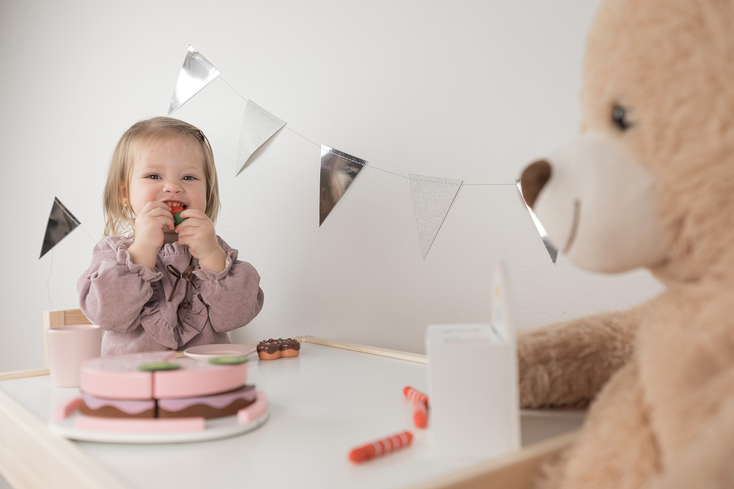 Syntymäpäivä (valokuvausstudiossa). Ekaterina Mansur, muotokuvafotografi Suomessa (Helsingissä ja Uudellam