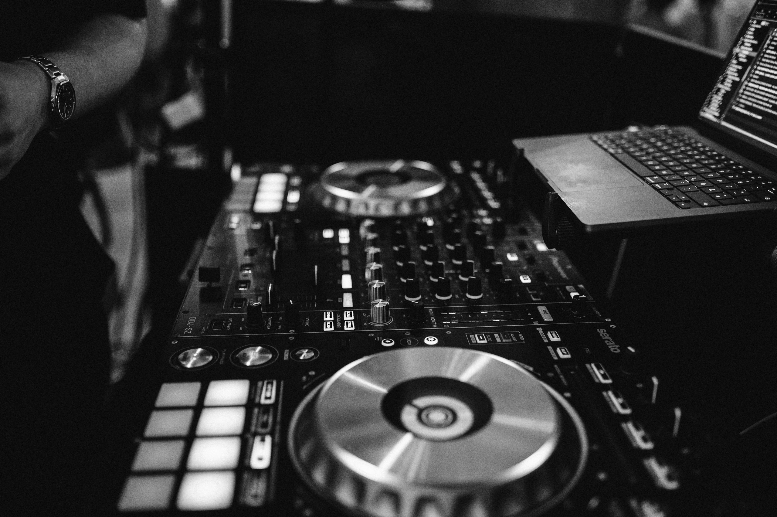 Georgiana & Eduard. Creativeiso.ro