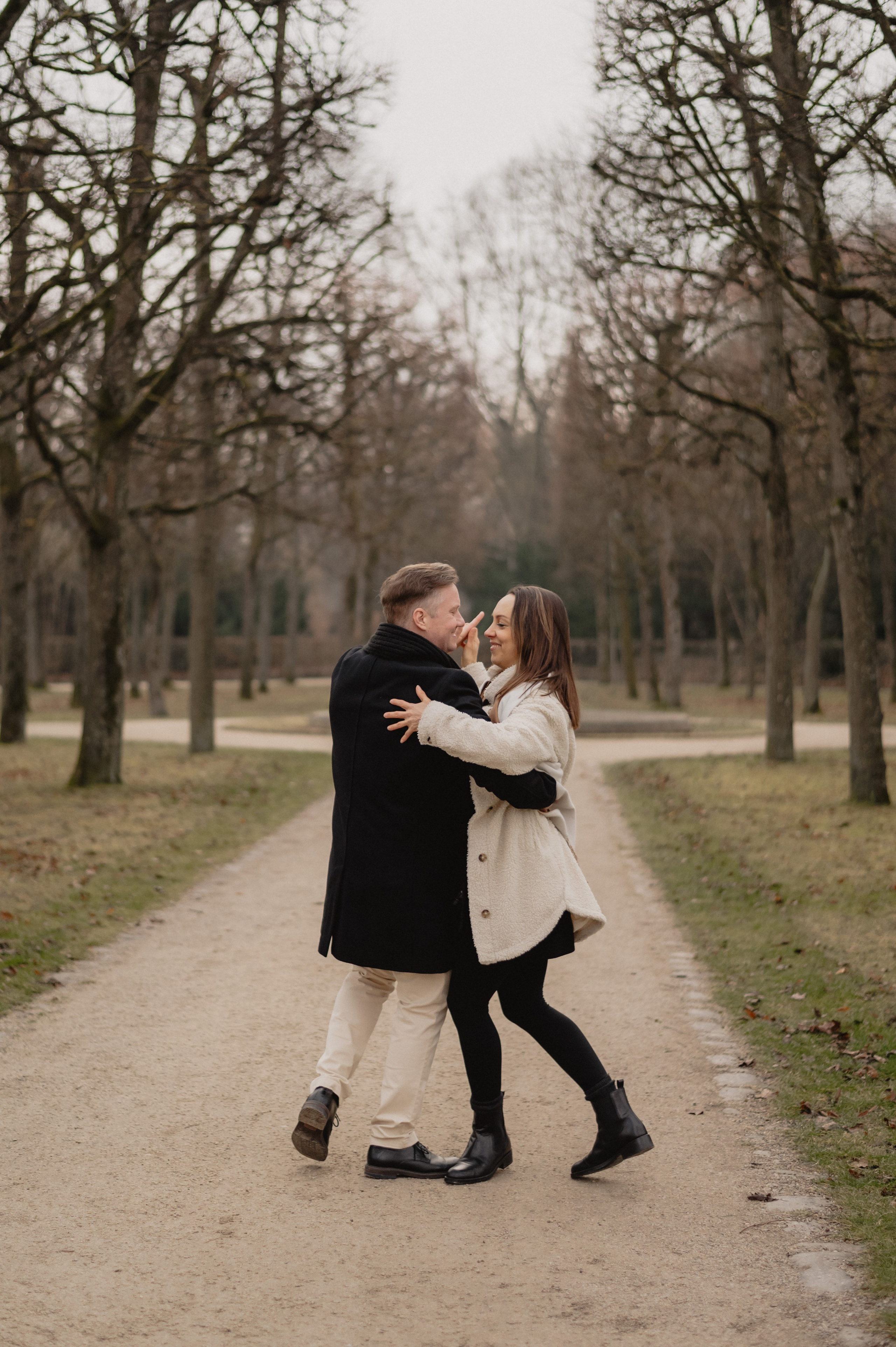Love Story in Hofgarten Ansbach. Фотограф в Нюрнберге Ирина Менерт из Ансбаха