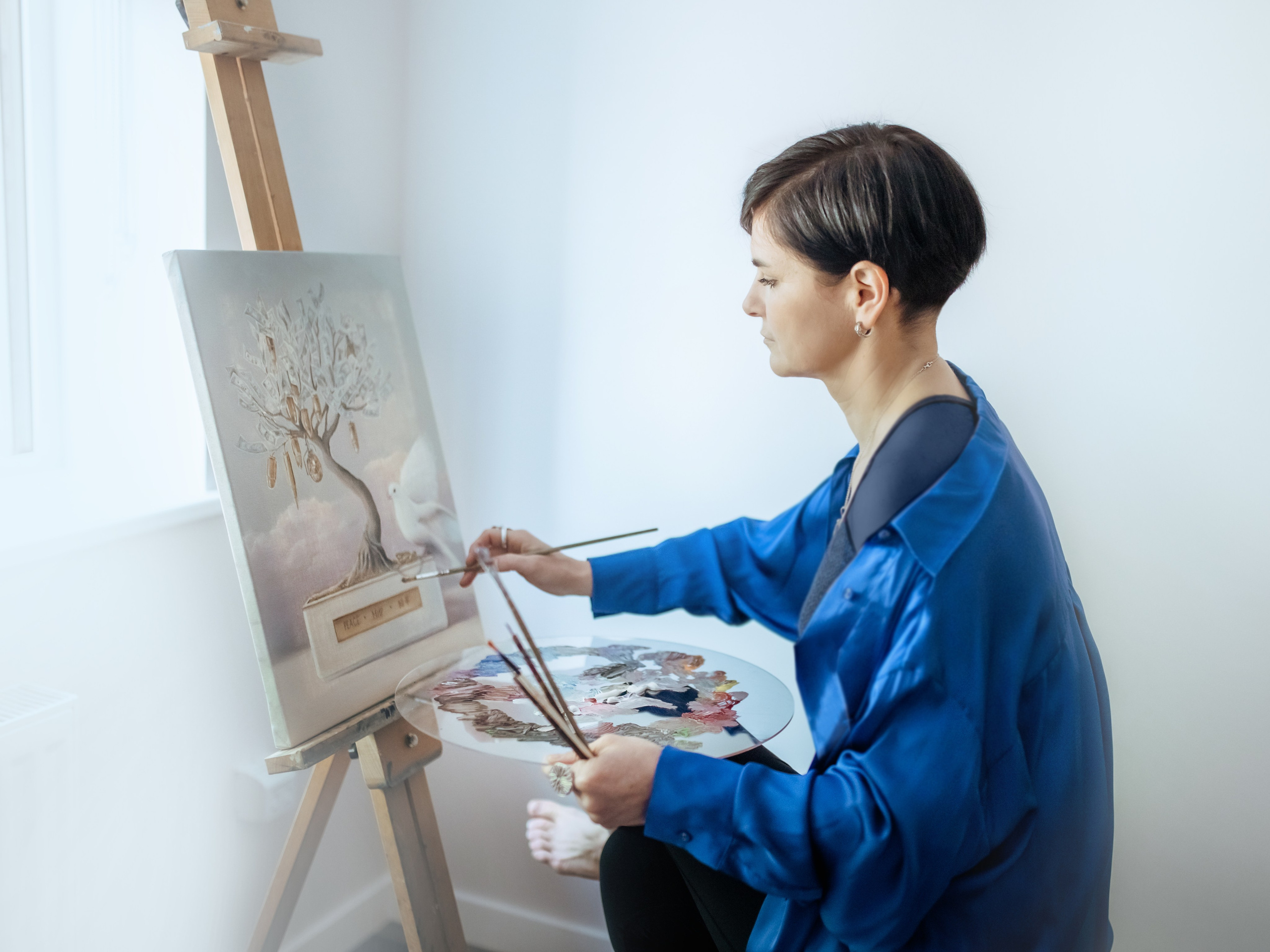 Artist’s bio. Surrealist artist Mariya Myronova based in Cambridge UK