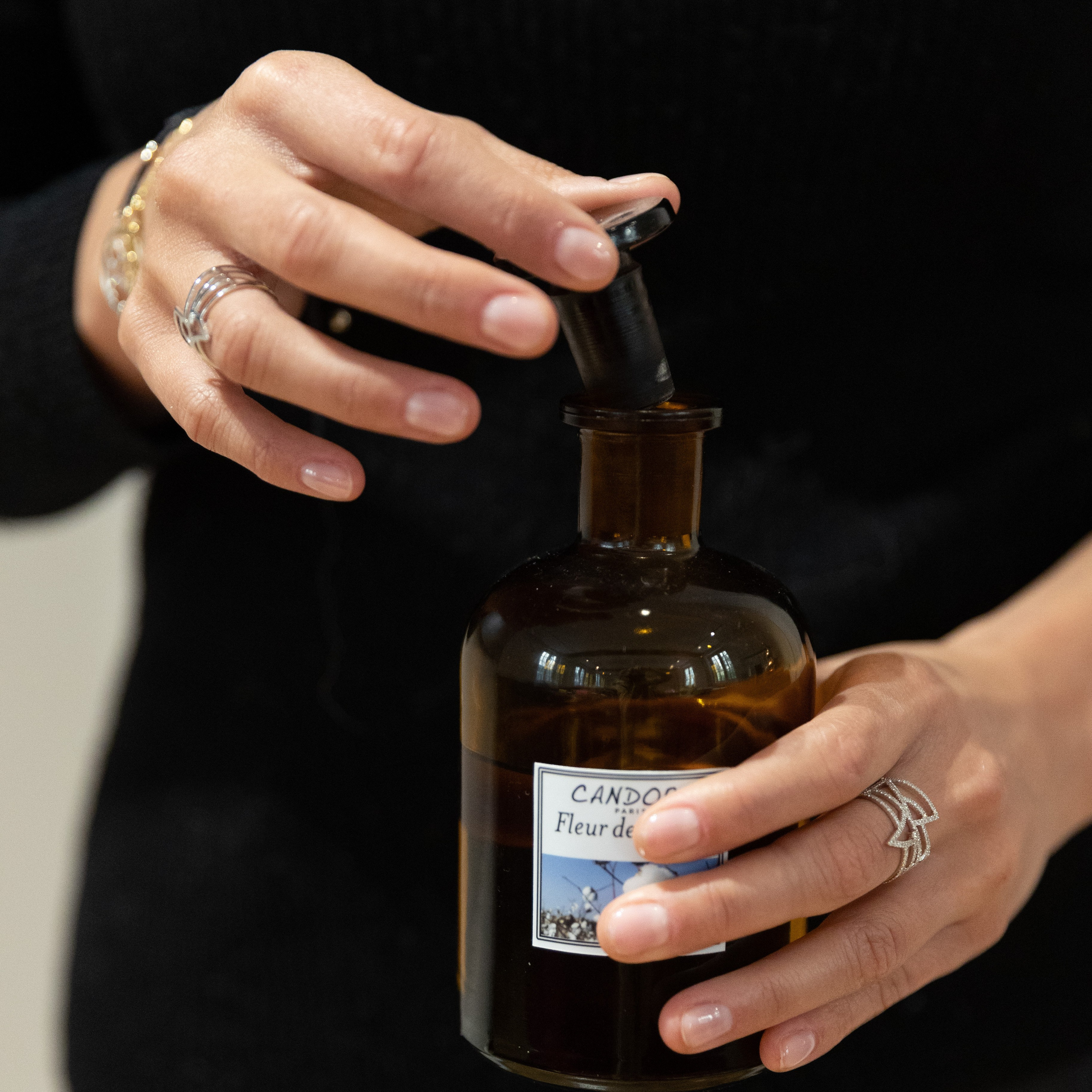 Goralska Paris. Elizaveta Razumova: Cinematic Photography for Love, Weddings, Portraits & Brands