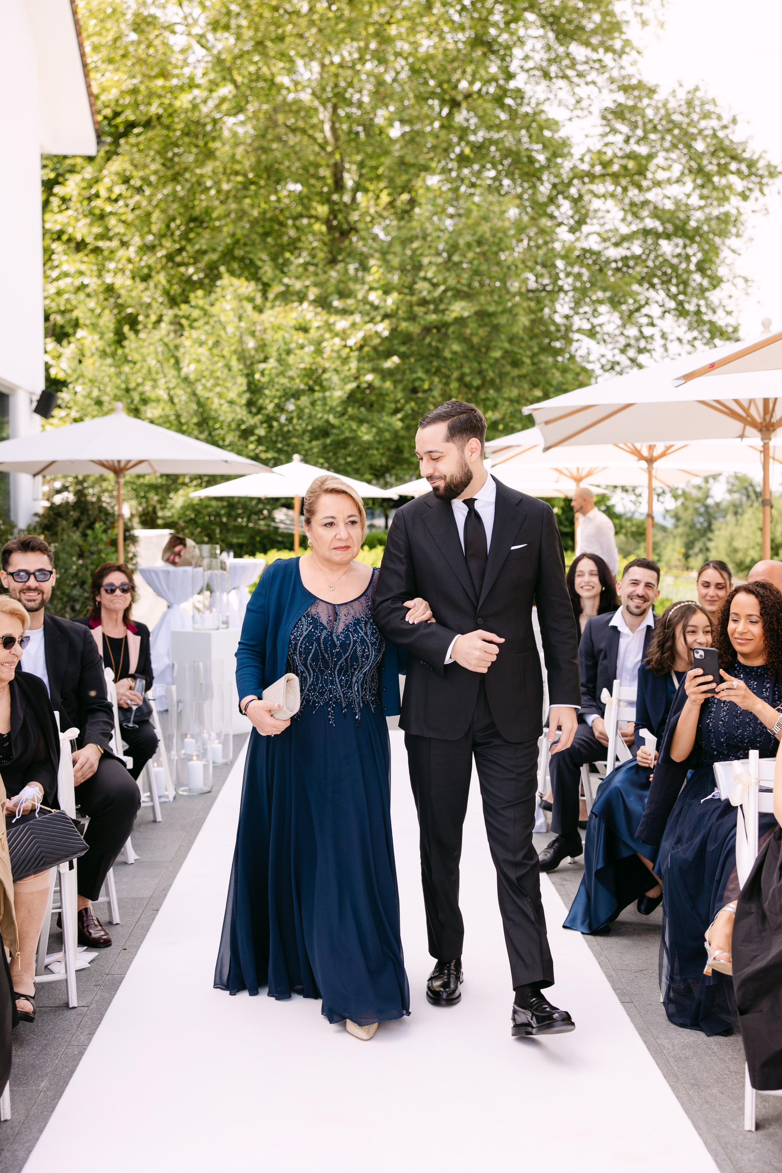 Unforgettable Wedding at Lake Zurich: Landgasthof Halbinsel Au. Wedding and Family Photographer Switzerland and Italy. Valeria Diaz