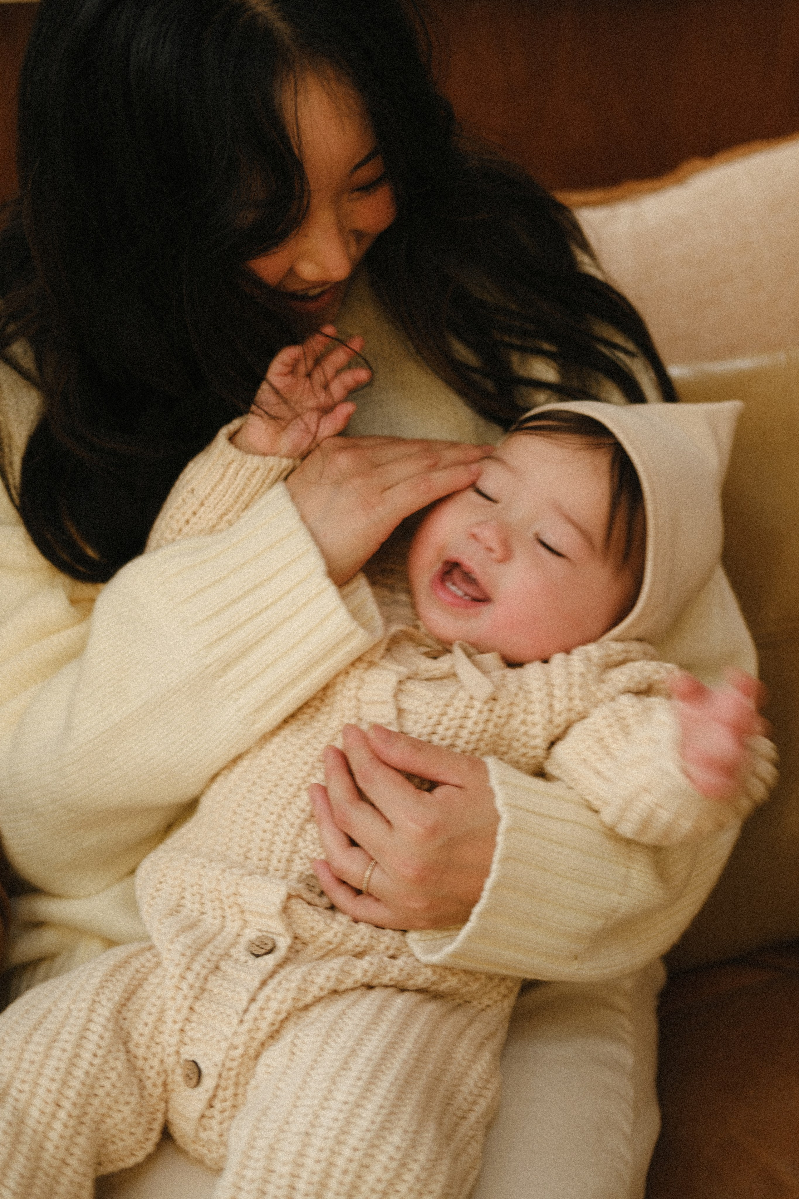 Snowy Family Photo Session at a Cozy Cottage Near Richmond, VA. Family Photographer Anna Dobrovolskaia | Richmond, VA