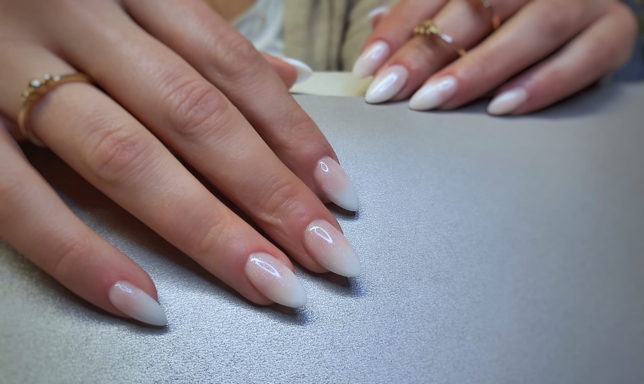 Professionelle Nagelmodellierungs-Schulungen in Stuttgart Gel-Lack-System & Maniküre-Kurse | Beauty Academy Stuttgart Kombi-Maniküre & Pedik. Beauty Studio Perfekto