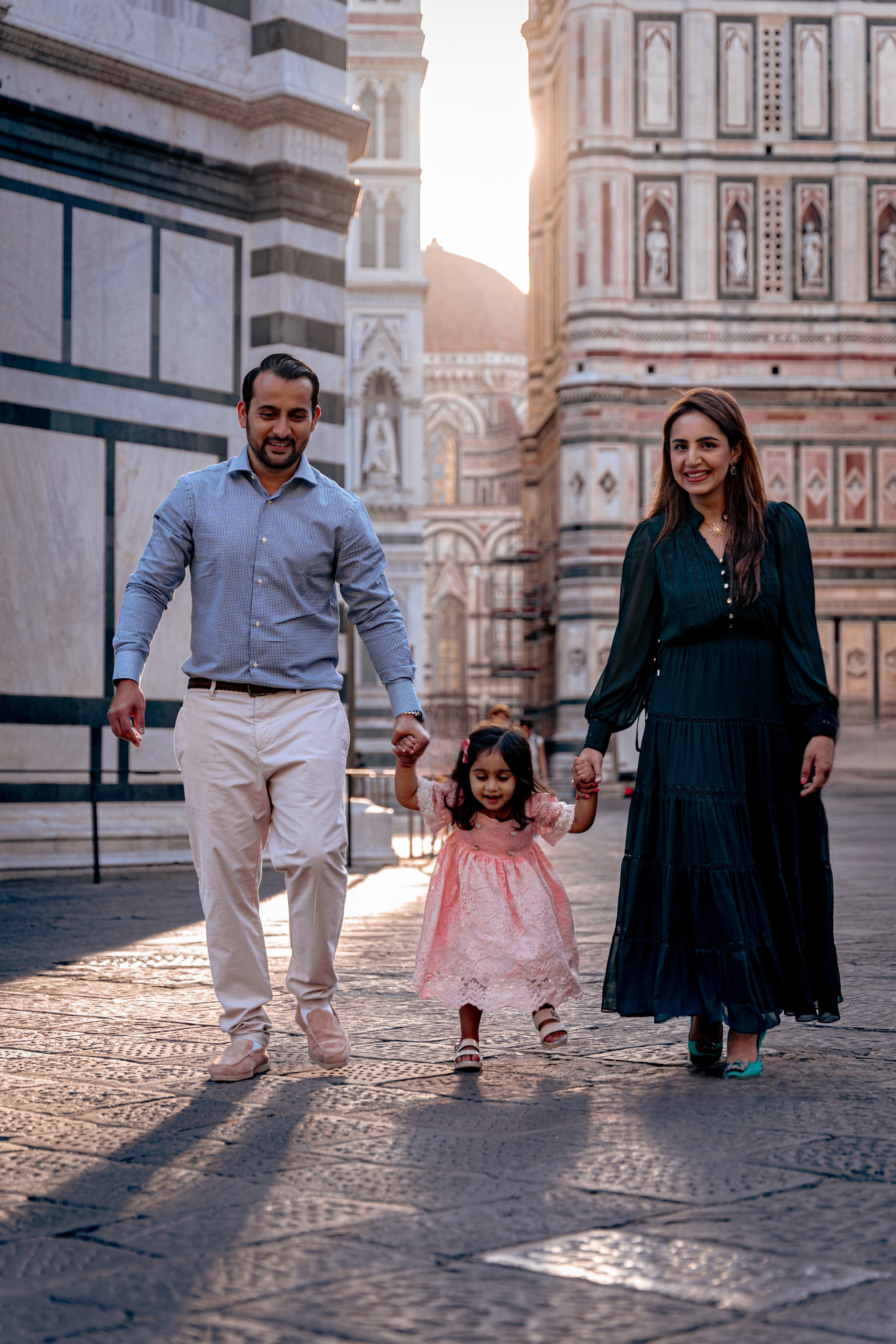 Family Photoshoot. Wedding Photographer in Italy
