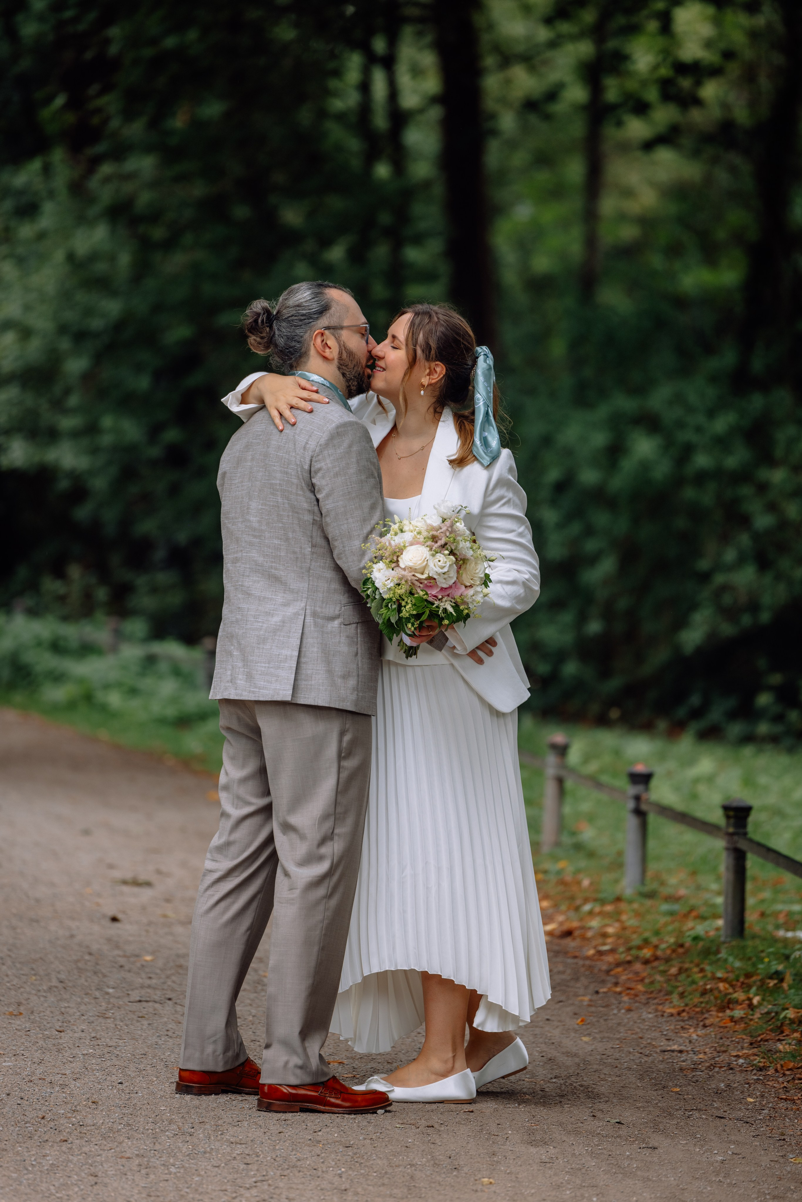 Corinna und Daniel: romantische Hochzeit in der Mandlstrasse/Sommer 2025. Hochzeitsfotograf München Taufe Familienfotograf Tanja Mauke
