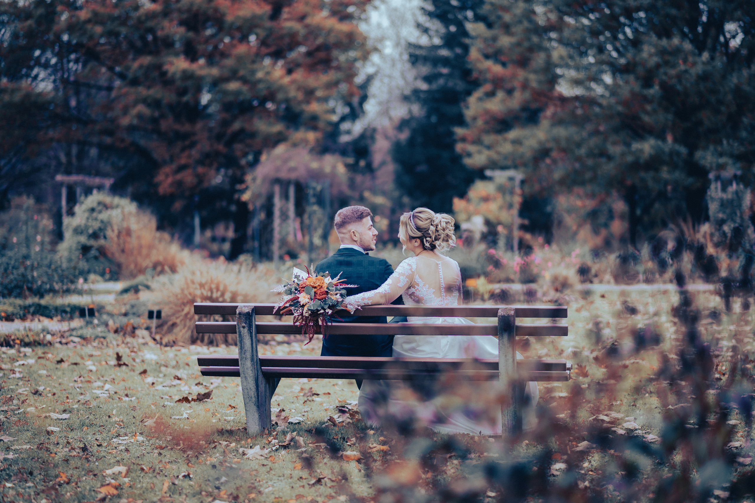 Hochzeitsreportage. Ich bin Max, Designer, Art & Hochzeitsfotograf aus Germaringen