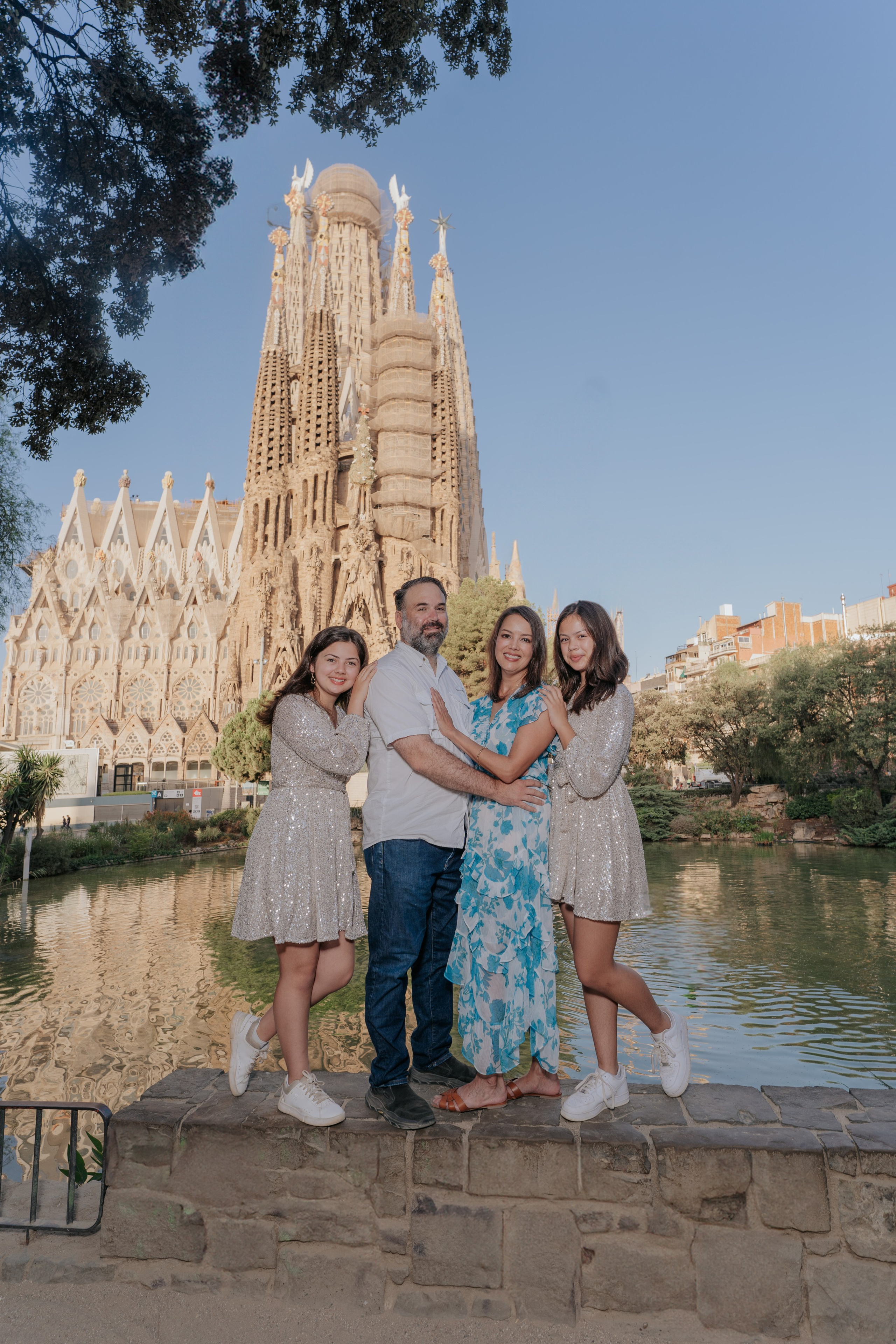 Summer in Barcelona: What You Need to Know Before Visiting During the Hot Season. DiaFoto — Wow Photographer in Barcelona | Premium Barcelona Photoshoot Experience