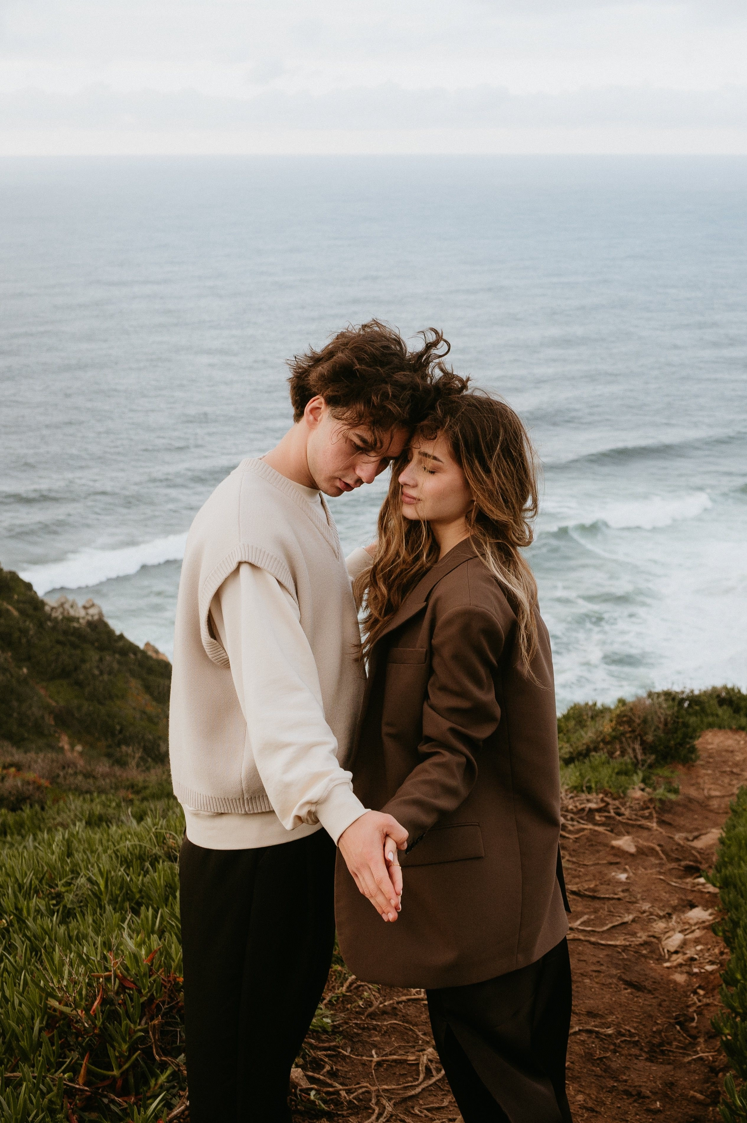 Praia da Ursa – ședință foto de cuplu într-un loc magic din Portugalia. Valentin Melen - fotograf de nunta 🤍