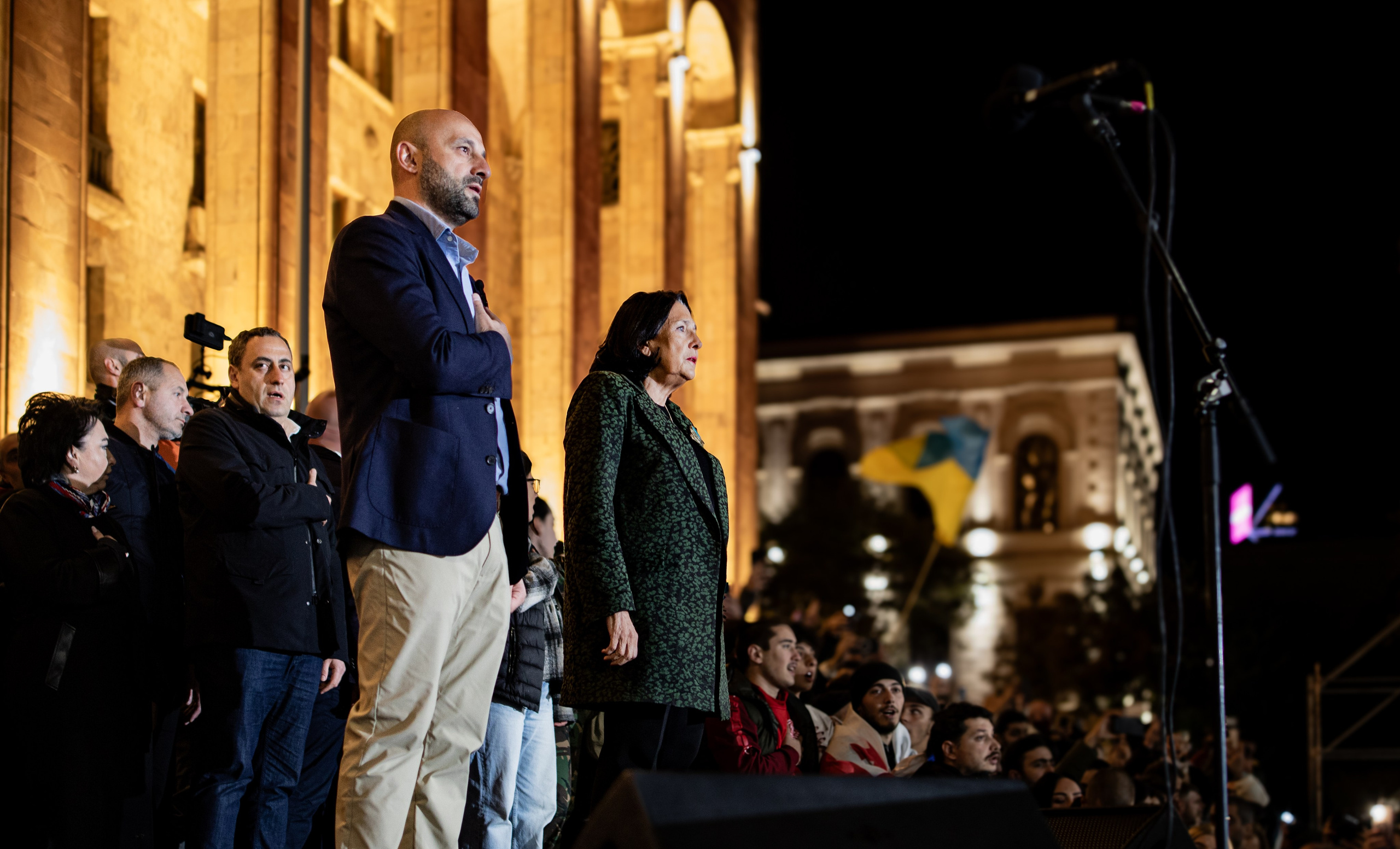 Après les élections législatives contestées en Géorgie en octobre 2024, la présidente Salomé Zourabichvili a accusé le parti au pouvoir, le Rêve géorgien, de fraude électorale, affirmant que les résultats avaient été “volés”.