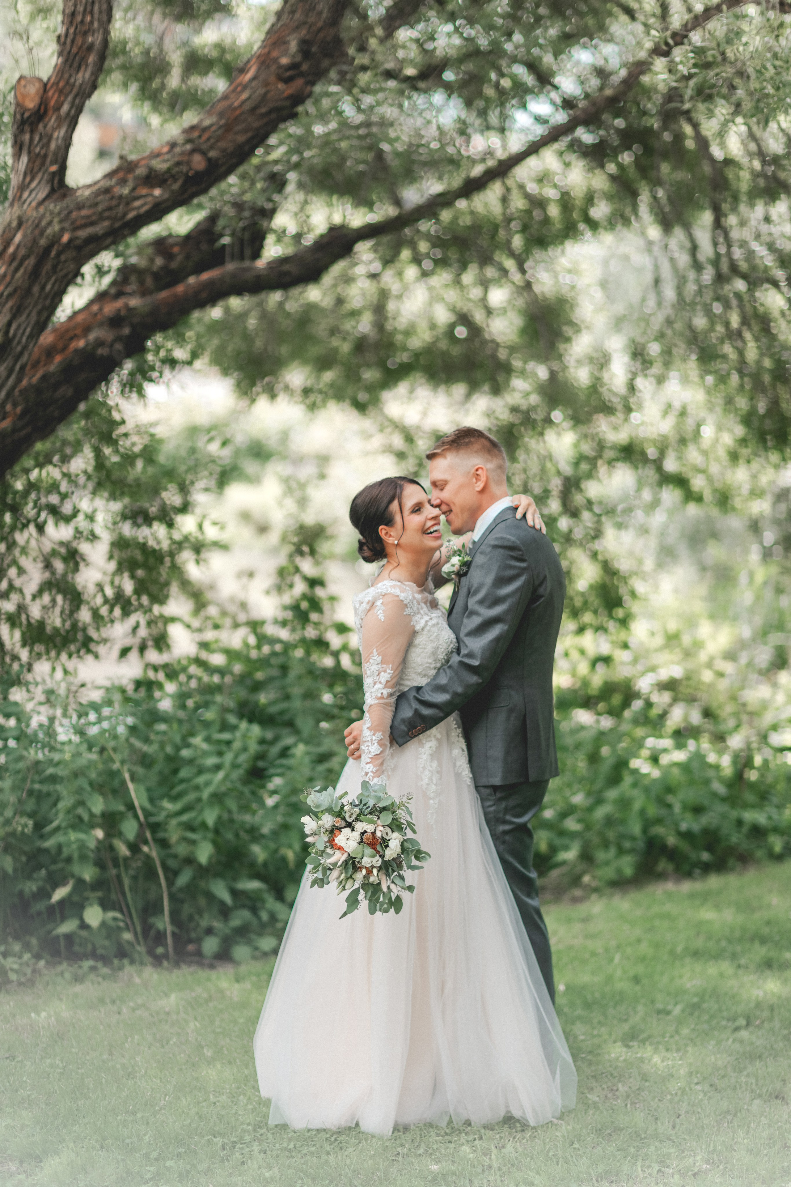 Hääkuvaus. Valokuvausta Helsingissä, Uudella Maalla ja muualla Suomessa. Olen valokuvaaja, joka kuvaa hääkuvia ja tapahtumia