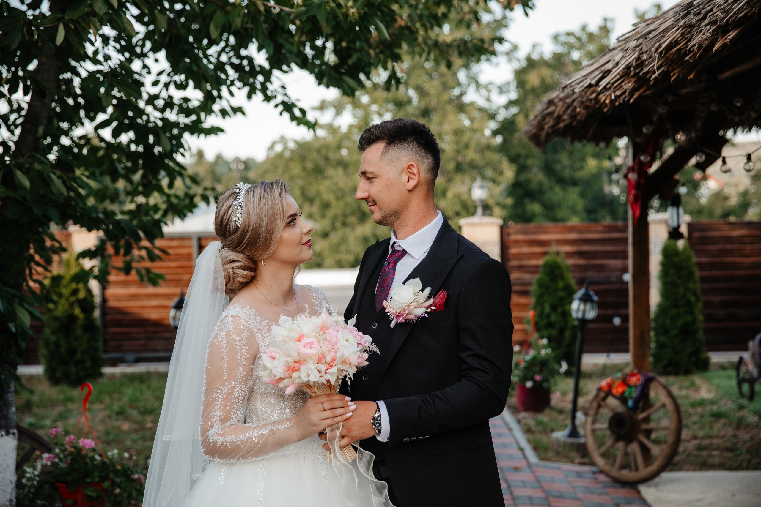 servicii foto. servicii foto Botoșani. servicii foto video Botoșani. fotograf nunta. fotograf evenimente. fotograf nunta Botoșani. Alin chirila. Alin chirila fotograf. Alinofotostudio.- Mire și mireasă – Marius și Nina – ziua nunții, 2024 - Emoție la cununia religioasă – Botoșani, Marius & Nina - Dansul mirilor – Marius și Nina, nuntă de poveste - Sedinta foto romantică în natură – Marius & Nina - Detalii elegante de nuntă – rochia miresei, buchet, verighete