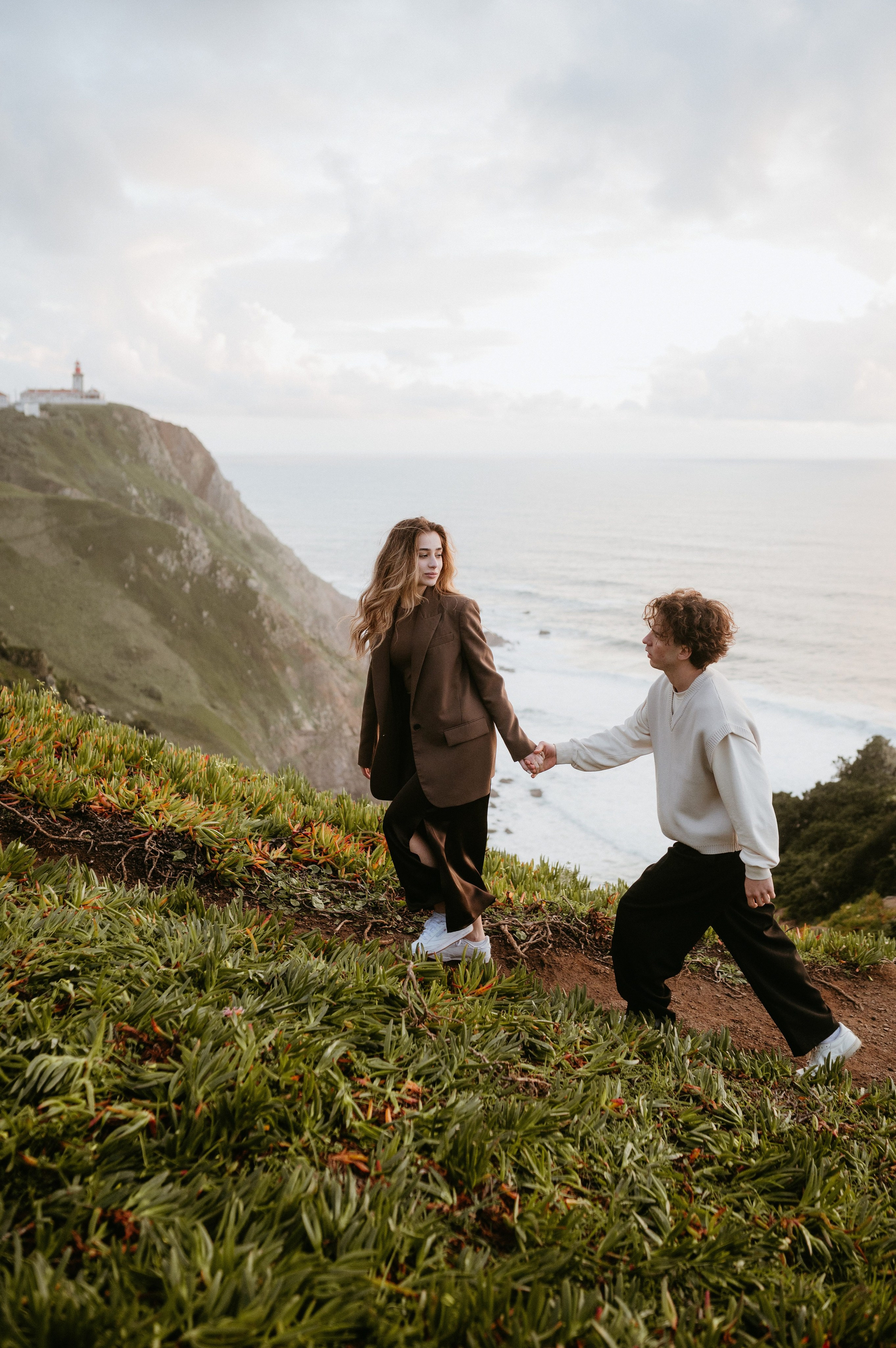 Praia da Ursa – ședință foto de cuplu într-un loc magic din Portugalia. Valentin Melen - fotograf de nunta 🤍