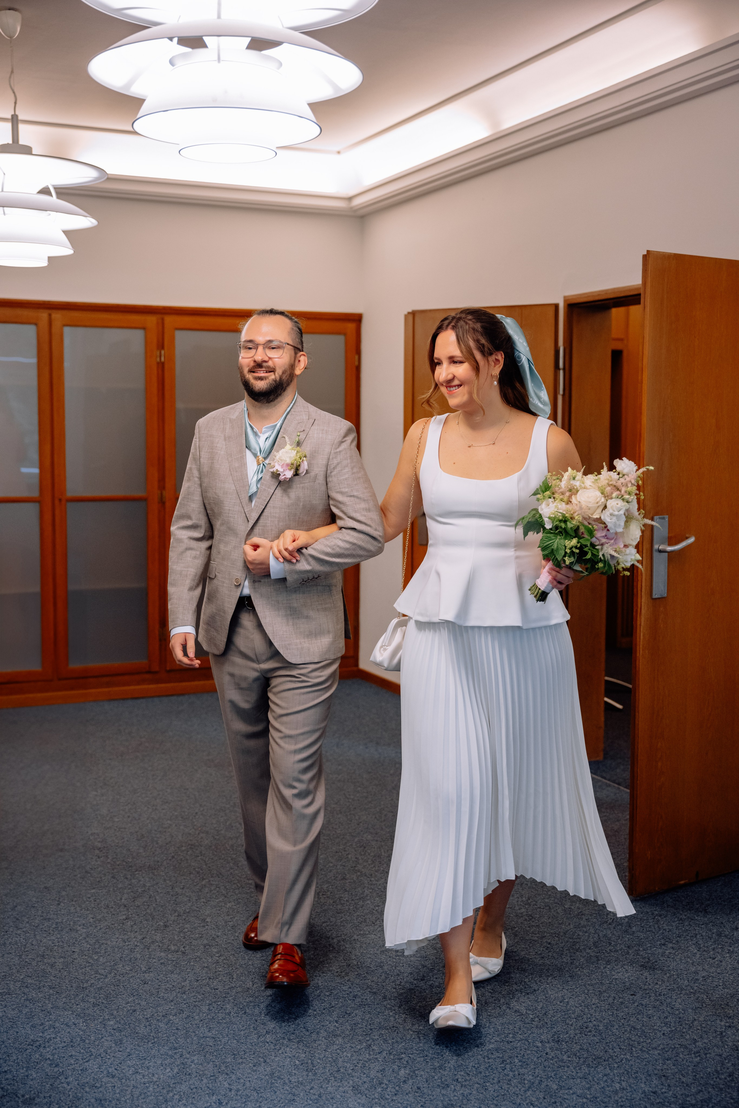 Corinna und Daniel: romantische Hochzeit in der Mandlstrasse/Sommer 2025. Hochzeitsfotograf München Taufe Familienfotograf Tanja Mauke