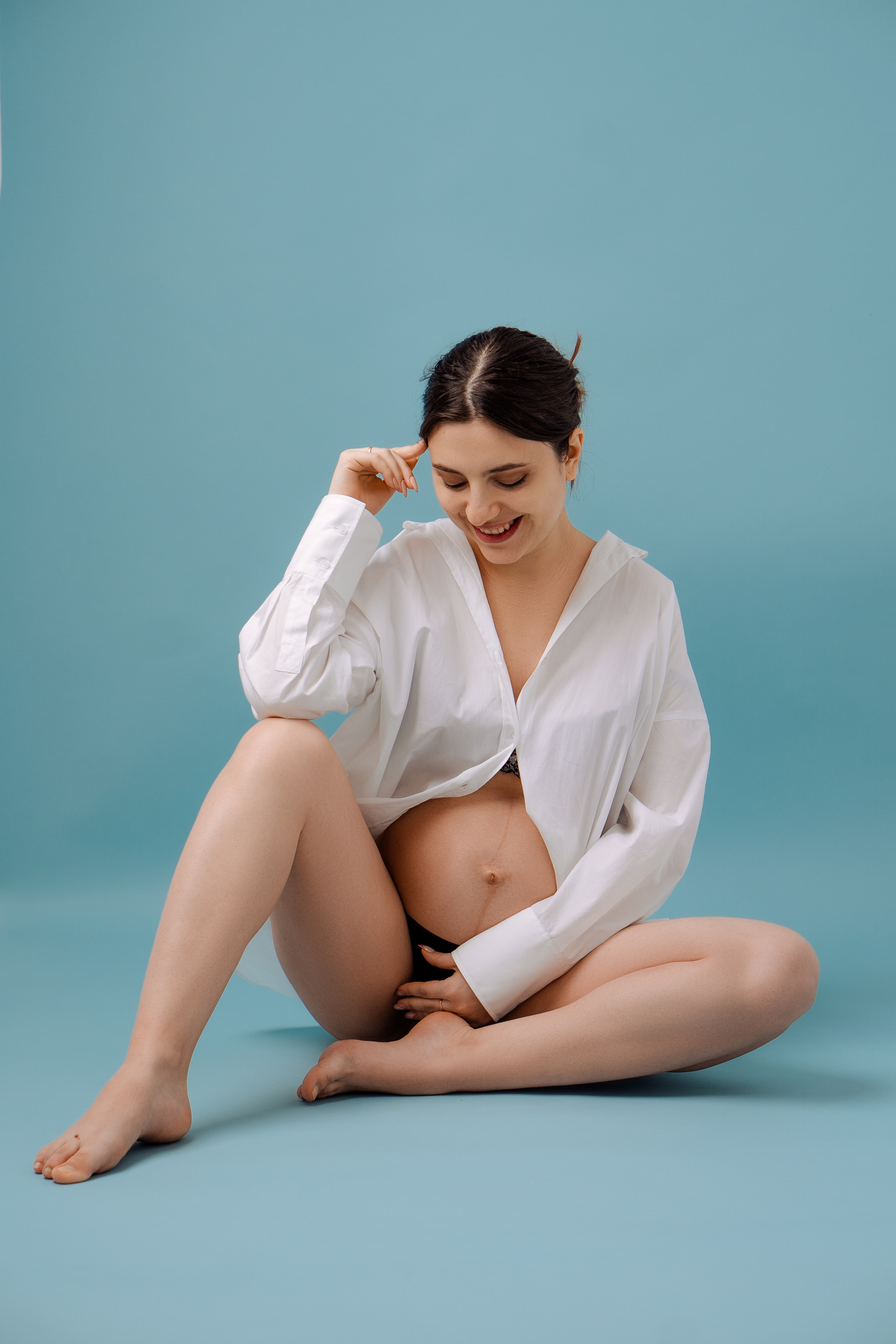 Sesja ciążowa w naturalnym i delikatnym wydaniu. Fotograf Łódź - sesja ciążowa, noworodkowa, dziecięca. Studio w Łodzi