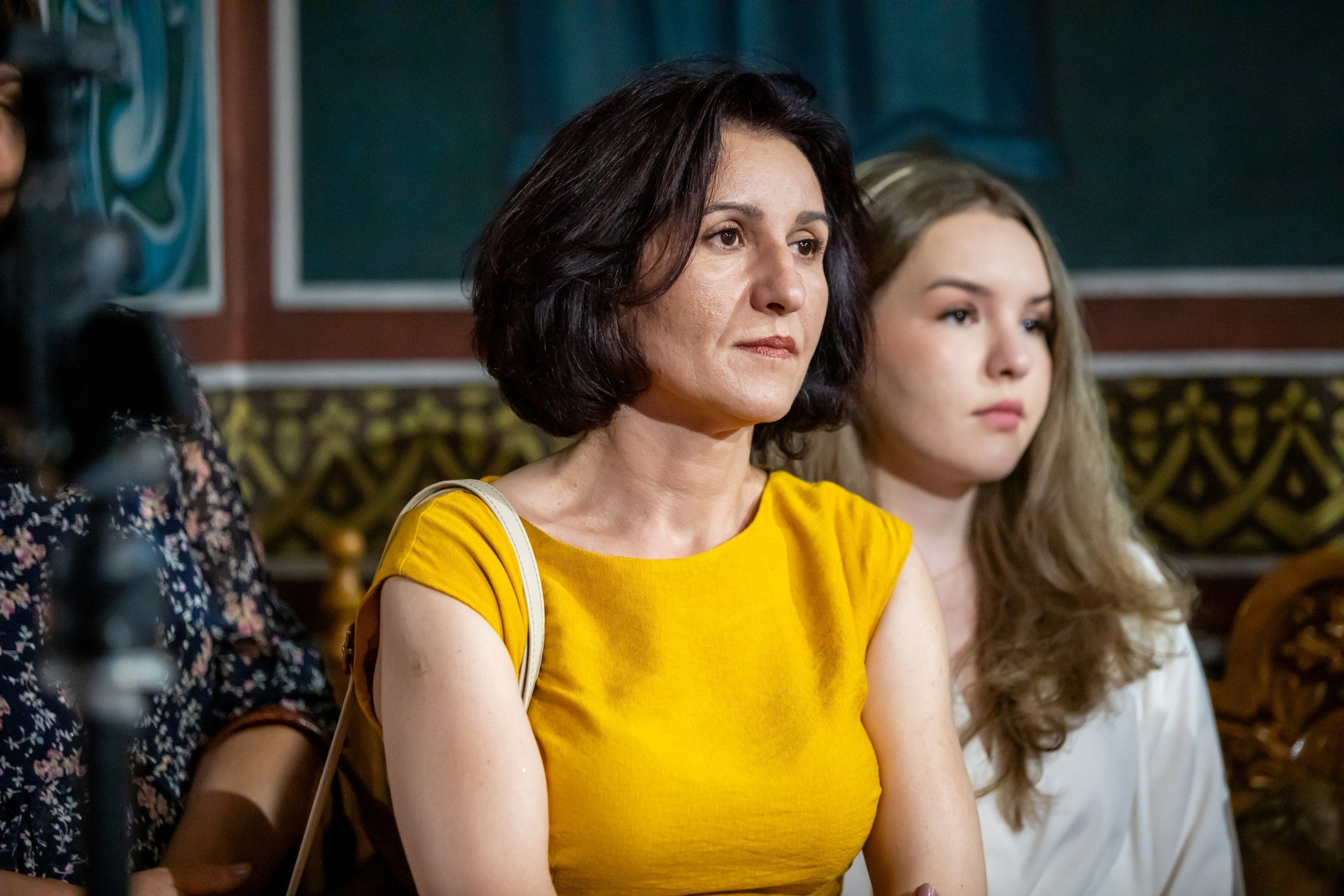 fotograf botez , fotografie botez Botoșani, fotograf Alin Chirilă, amintiri botez, fotografii botez, botez Miruna Parascheva, fotograf copii, fotografie botez în Botoșani-alt="botez , fotografie botez Alin Chirilă, amintiri botez, fotografii emoționante botez Botoșani"-- fotografii-botez-bebelus- amintiri-botez-micuț- moment-sfânt-crestinare- fotografie-emotionanta-botez- detalii-botez-bebelusi- parinti-fericiti-la-botez- fotograf-botez-profesionist- botez-in-biserica-ortodoxa- micuț-botezat-cu-emoție- zâmbete-și-lacrimi-la-botez- bebeluș-la-cristelniță- decor-botez-colorat- botez-cu-dragoste-și-credință- emotie-pura-la-botez- fotograf-botez-botosani- botez-iasi-suceava-fotograf- amintiri-nepretuite-botez-- Preotul ținându-l pe micuțul Mathias Gabriel la botez, în biserica Înălțarea Domnului, Copălău - Detalii de la botezul lui Mathias – lumânare, trusou și icoană - Familia lui Mathias Gabriel alături de micuț, în ziua botezului - Portret emoționant cu mama și bebelușul în brațe, în biserică,fotograf profesionist evenimente Botoșani, Iași, Suceava, Fălticeni, Bacău, Pașcani, Roman - AlinoFotoStudio by Alin Chirilă - servicii foto nuntă, botez, cununie, ședințe foto creative, albume personalizate, fotografii emoționante și calitative pentru cele mai importante momente din viață,fotograf nuntă Botoșani Alin Chirilă, ședință foto botez Iași - AlinoFotoStudio, servicii fotograf profesionist evenimente Suceava, fotograf cununie civilă Fălticeni - Alin Chirilă, album foto nuntă personalizat Bacău.“Bebeluș botezat în biserică, ținut în brațe de nași” • “Detaliu cu lumânarea de botez decorată cu flori albe” • “Părinți emoționați alături de copilul lor la ceremonia de botez” • “Masa festivă de botez cu decor tematic și tort personalizat” • “Momentul în care preotul toarnă apă sfințită pe fruntea bebelușului” “Bebeluș în rochie albă de botez, zâmbind în brațele mamei” • “Detaliu cu cruciulița de botez așezată pe o pernă de satin” • “Părinți și nași aprinzând lumânările în timpul ceremoniei de botez” • “Tort de botez decorat cu figurine tematice și numele copilului” • “Copil botezat dormind liniștit în pătuțul decorat festiv” • “Momentul în care preotul binecuvântează copilul în fața altarului” • “Invitați adunându-se în jurul mesei festive la petrecerea de botez” • “Bebeluș ținând în mână o jucărie personalizată primită la botez” • “Familie fericită pozând împreună după ceremonia de botez” • “Decor tematic cu baloane și flori la locația petrecerii de botez” fotograf Botoșani fotograf evenimente fotograf botez Alin Chirila fotograf alinofotostudio.fotograf botez Amelis Maria, fotografie botez Botoșani, fotograf Alin Chirilă, amintiri botez, fotografii botez, botez Amelis Maria, fotograf copii, fotografie botez în Botoșani,