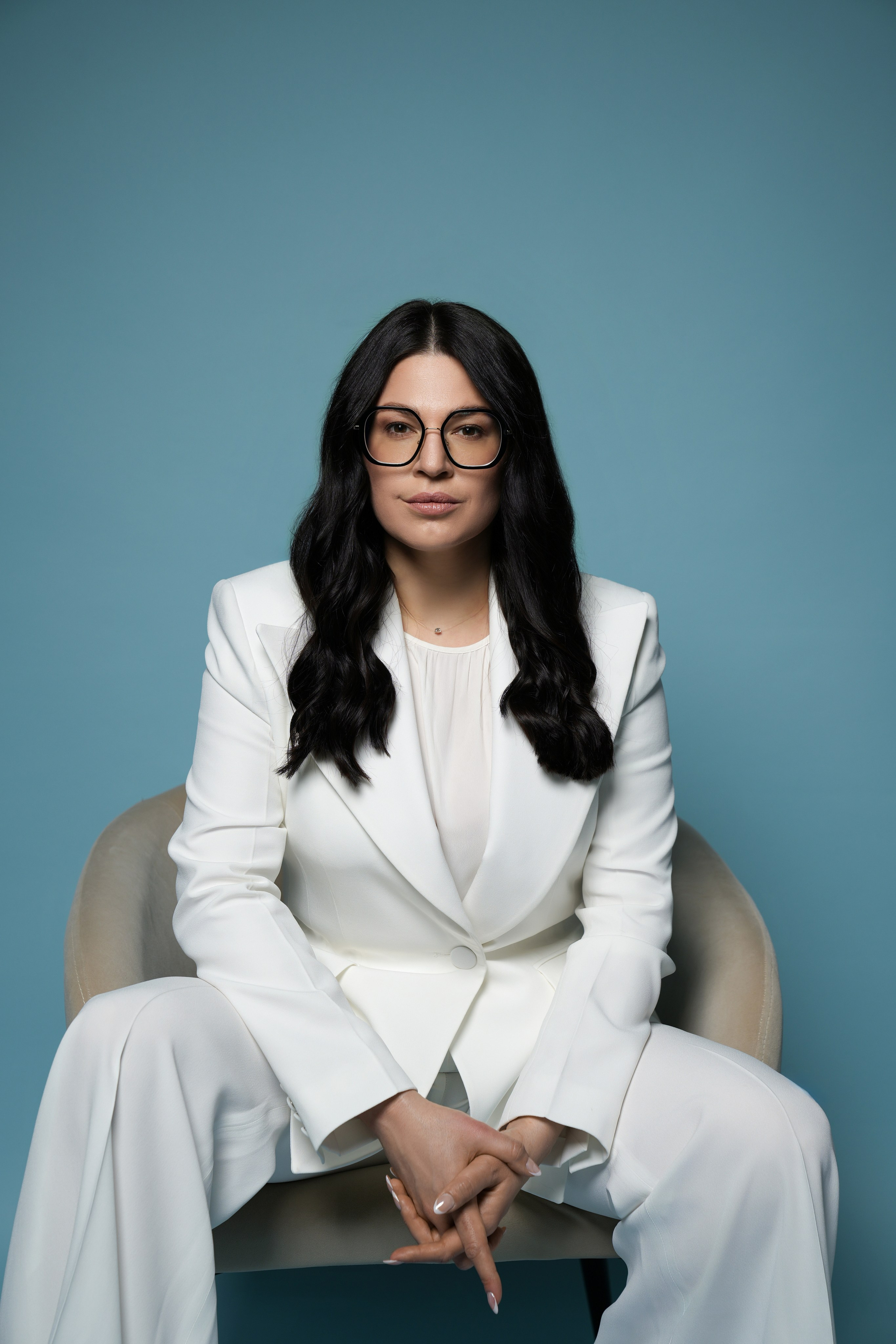 Professioneller Studiofotograf in München – Fotos, Content Creation, Shooting für jeden Anlass. Fotostudio Aesthetic Space in München. Fotostudio mieten ab 1 Stunde