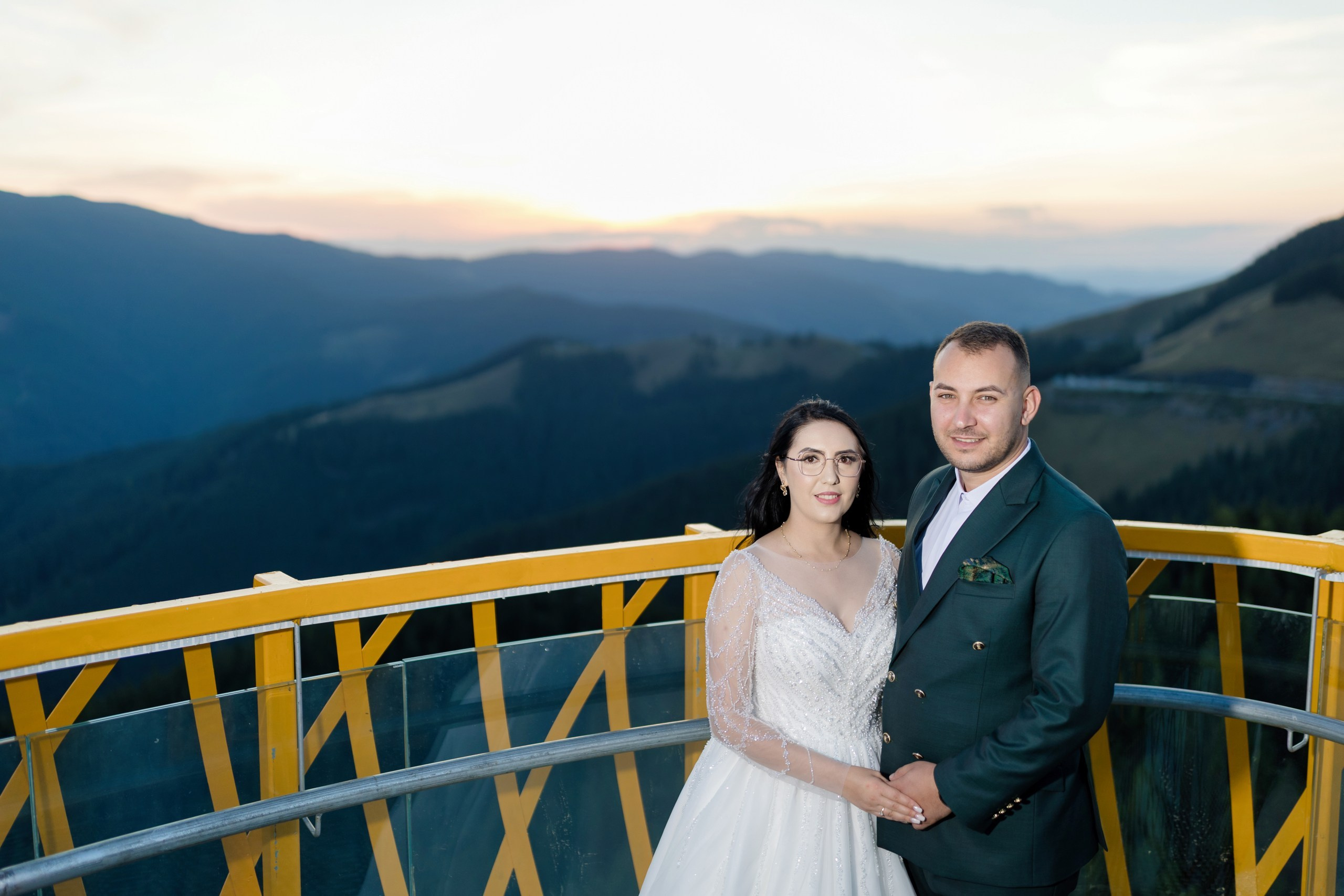 - nunta--fotograf-profesionist-botosani - fotografie-nunta-romantica - imagini-nunta-in-natura-alin-chirila-fotograf - fotografii-cuplu-indragostit-nunta-botosani - sedinta-foto-miri-andrei-iustina-alinofotostudio - amintiri-din-nunta-realizate-de-fotograf-profesionist - povestea-nuntii-andrei-si-iustina-in-imagini-alinofotostudio-fotograf evenimente- evenimente Botoșani -fotograf Suceava - fotograf Iași- servicii foto. servicii foto Botoșani. servicii foto video Botoșani. fotograf nunta. fotograf evenimente. fotograf nunta Botoșani. Alin chirila. Alin chirila fotograf. Alinofotostudio.- servicii foto. servicii foto Botoșani. servicii foto video Botoșani. fotograf nunta. fotograf evenimente. fotograf nunta Botoșani. Alin chirila. Alin chirila fotograf. Alinofotostudio.fotograf stare civilă,poze stare civilă,album foto stare civilă,servicii foto suceava,fotograf evenimente suceava,fotograf nuntă suceava,poze cununie civilă,ședință foto stare civilă,sesiune foto suceava,fotograf profesionist suceava,fotograf botosani,stare civila botosani,alinofotostudio,alin chirila fotograf.servicii foto. servicii foto Botoșani. servicii foto video Botoșani. fotograf nunta. fotograf evenimente. fotograf nunta Botoșani. Alin chirila. Alin chirila fotograf. Alinofotostudio.fotograf stare civilă,poze stare civilă,album foto stare civilă,servicii foto suceava,fotograf evenimente suceava,fotograf nuntă suceava,poze cununie civilă,ședință foto stare civilă,sesiune foto suceava,fotograf profesionist suceava,fotograf botosani,stare civila povestitor prin fotografiebotosani,alinofotostudio,alin chirila fotograf,servicii foto. servicii foto Botoșani. servicii foto video Botoșani. fotograf nunta. fotograf evenimente. fotograf nunta Botoșani. Alin chirila. Alin chirila fotograf. Alinofotostudio.fotograf stare civilă,poze stare civilă,album foto stare civilă,servicii foto suceava,fotograf evenimente suceava,fotograf nuntă suceava,poze cununie civilă,ședință foto stare civilă,sesiune foto suceava,fotograf profesionist suceava,fotograf botosani,stare civila botosani,alinofotostudio,alin chirila fotograf,cununie religioasă botoșani,andreea și neculai,capela militară botoșani,foto conacul zăicești,fotograf nuntă botoșani,fotograf cununie religioasă,foto evenimente botoșani,poze cununie capela militară,ședință foto zăicești,fotograf profesionist botoșaniMire și mireasă – Sergiu & Liliana – ziua nunții, 2024 - Emoții în ziua nunții – Sergiu și Liliana - Dansul mirilor – fotografie artistică nuntă 2024 - Sedinta foto romantică în natură – Sergiu & Liliana - Rochia de mireasă și detalii de nuntă elegan-Album de cununie civilă Florin și Anda – Fotografii profesionale realizate de Alin Chirilă în Botoșani -fotograf prin fotografie-Ședință foto Trash the Dress pe muntele Rarău cu Iulian și Iuliana – fotografie de cuplu, natură montană, emoție autentică surprinsă de Alin Chirilă, povestitor prin fotografie.- "Iulian și Iuliana pe crestele Rarăului – fotografie Trash the Dress în natură" - "Cuplu îmbrățișat la apus pe muntele Rarău – ședință foto după nuntă" - "Rochie de mireasă în vânt pe munte – Trash the Dress Rarău-1. Iulian și Iuliana pe muntele Rarău – ședință foto Trash the Dress în natură, cu peisaj montan spectaculos 2. Cuplu în îmbrățișare pe Rarău – emoție autentică surprinsă după nuntă 3. Rochie de mireasă în bătaia vântului – fotografie artistică Trash the Dress în munți 4. Mire și mireasă privind spre orizont – dragoste și libertate pe muntele Rarău 5. Iuliana zâmbind în rochia de mireasă – portret în natură, Trash the Dress 6. Iulian ținându-și mireasa de mână – ședință foto romantică pe munte 7. Detaliu cu rochia pe stâncă – estetică naturală Trash the Dress Rarău 8. Cuplu în mers pe poteca Rarăului – fotografie simbolică de după nuntă 9. Apus de soare pe Rarău în spatele mirilor – imagine de poveste Trash the Dress 10. Iulian și Iuliana râzând împreună – momente autentice surprinse de Alin Chirilă, povestitor prin fotografie