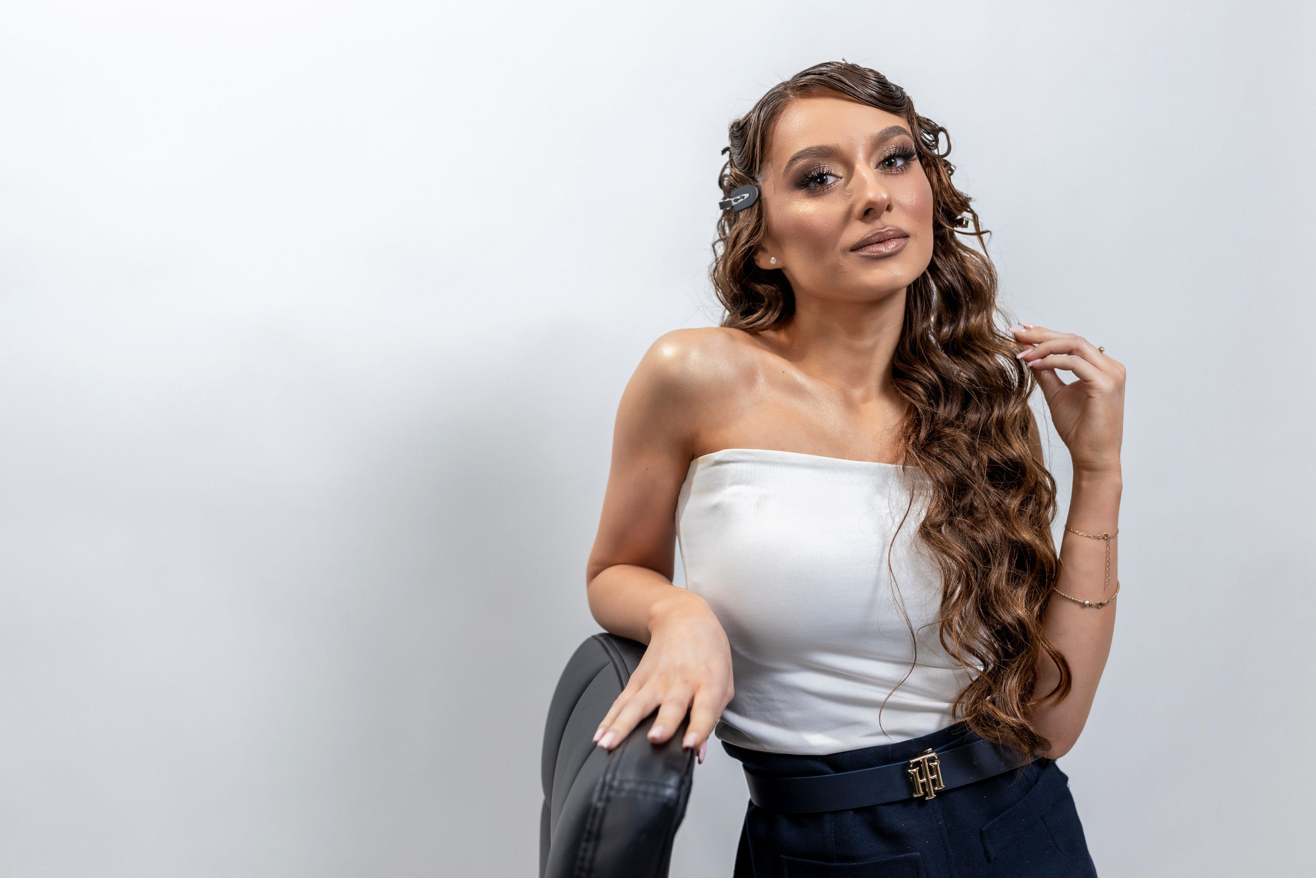 Photo: Alin Chirila / Marius Vlad Photo Studio: AlinoFotoStudio MakeUp: Daniela Fulop Hair: Carmen Roxana Balan Model: Cristina Galan-ședință_foto_Cristina_Galan, fotografii_Cristina_Galan_Alin_Chirila, sesiune_foto_AlinoFotoStudio, colaborare_Marius_Vlad, make-up_Daniela_Fulop, hairstylist_Carmen_Roxana_Balan, ședință_foto_profesională_Botoșani, fotografii_artistice_Cristina_Galan, AlinoFotoStudio_ședință_foto, fotografie_de_portret_Botoșani, ședință_foto_deosebită_model_Cristina_Galan