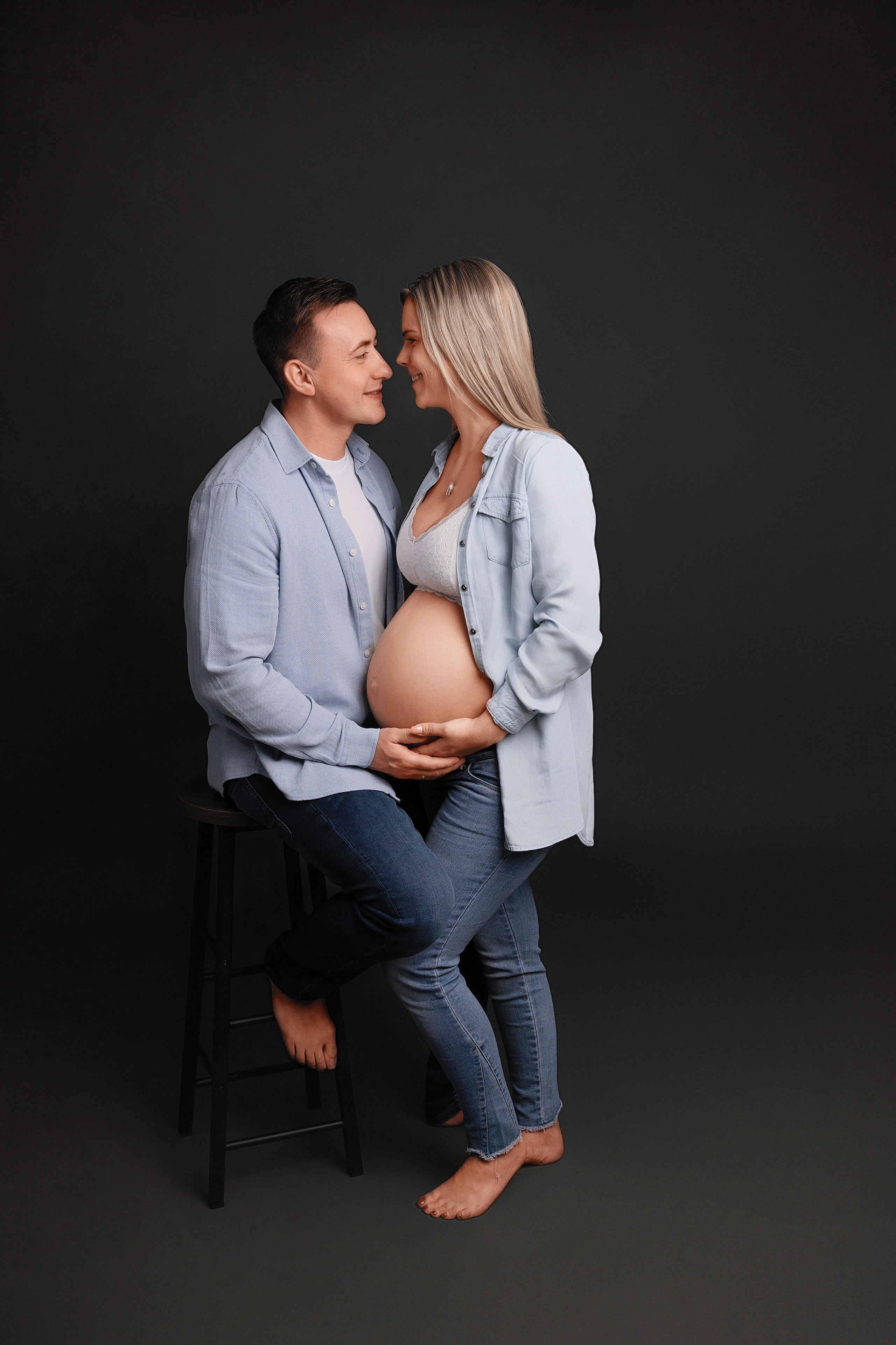 Babybauch im Studio. Portraitfotografie in Gründau Elena Ohnstedt