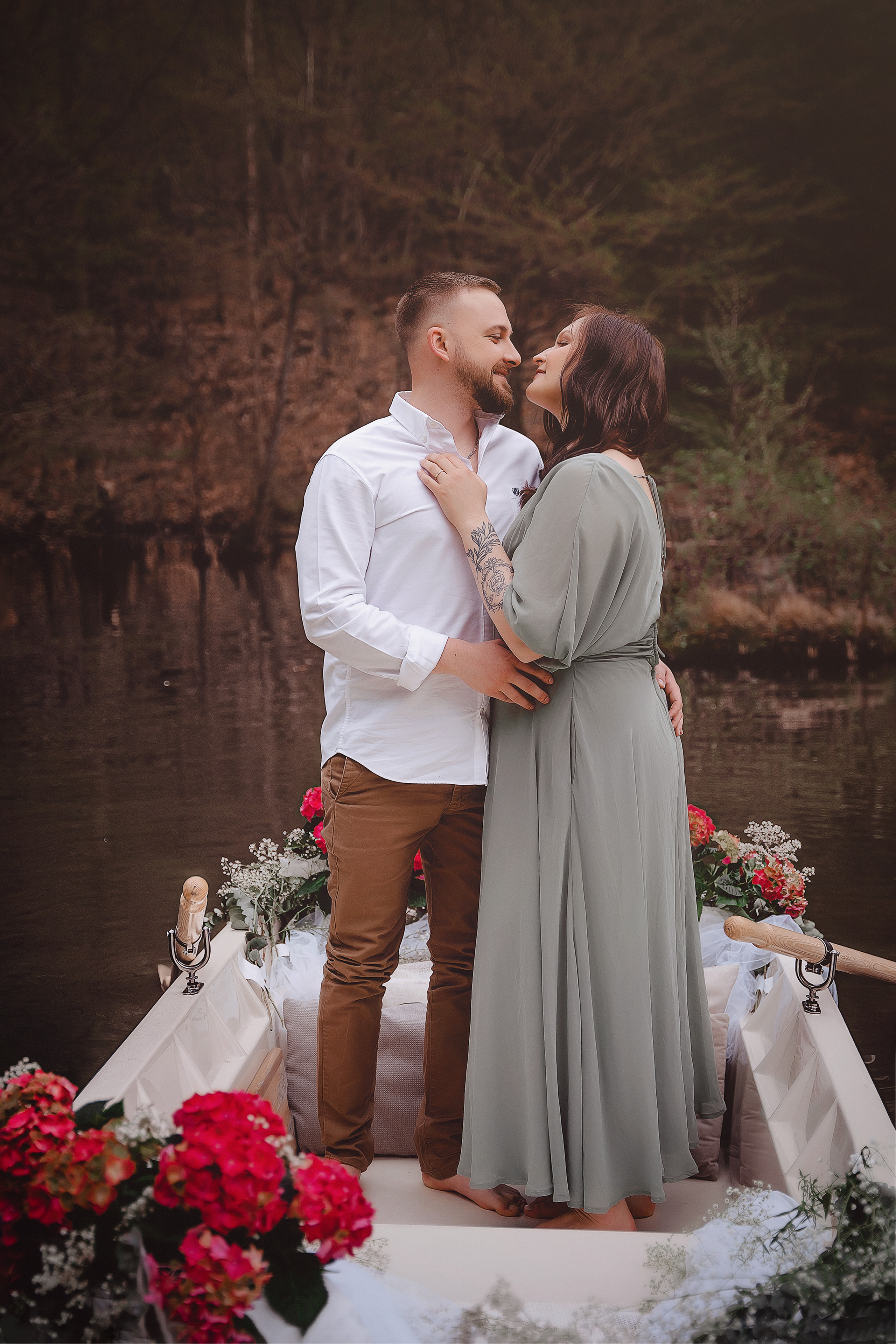 Romantisches Paarshooting am See. Portraitfotografie in Gründau Elena Ohnstedt