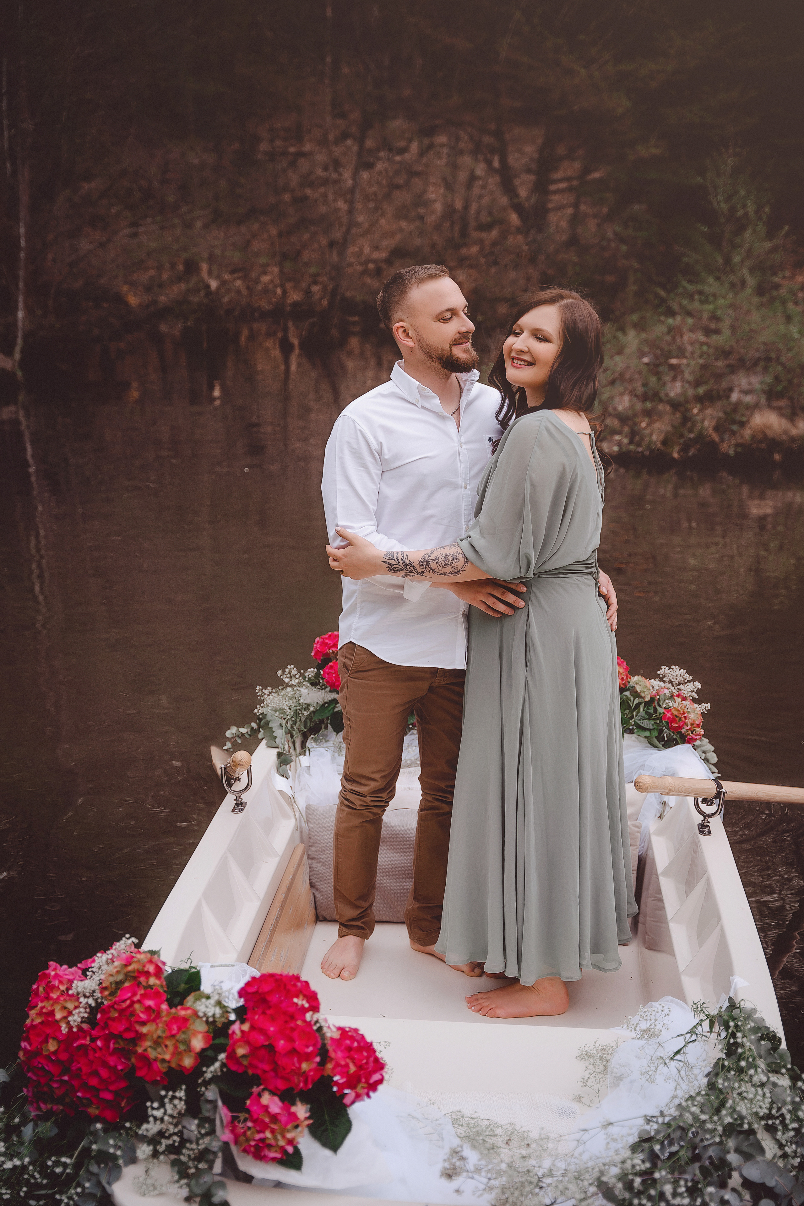 Romantisches Paarshooting am See. Portraitfotografie in Gründau Elena Ohnstedt