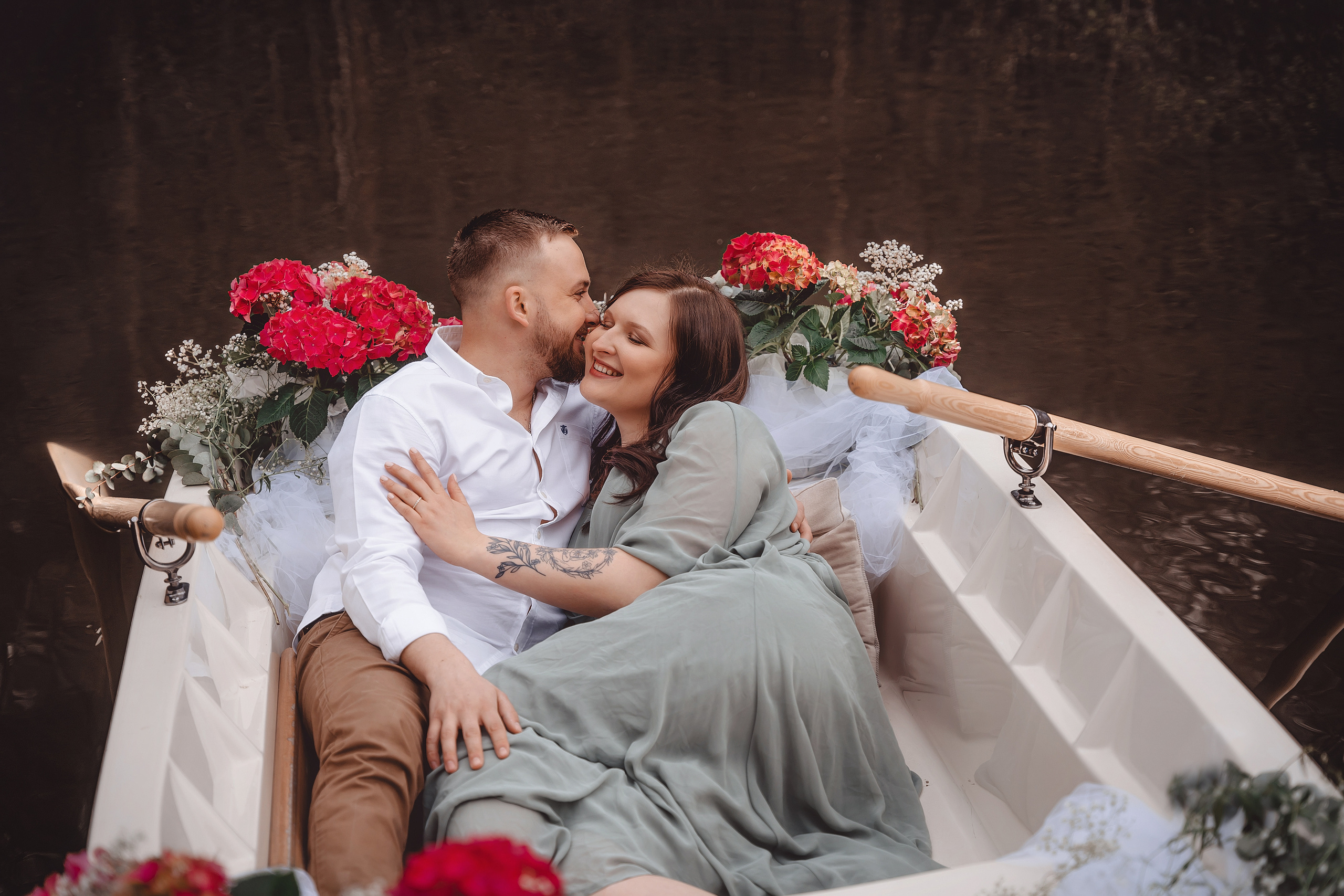 Romantisches Paarshooting am See. Portraitfotografie in Gründau Elena Ohnstedt