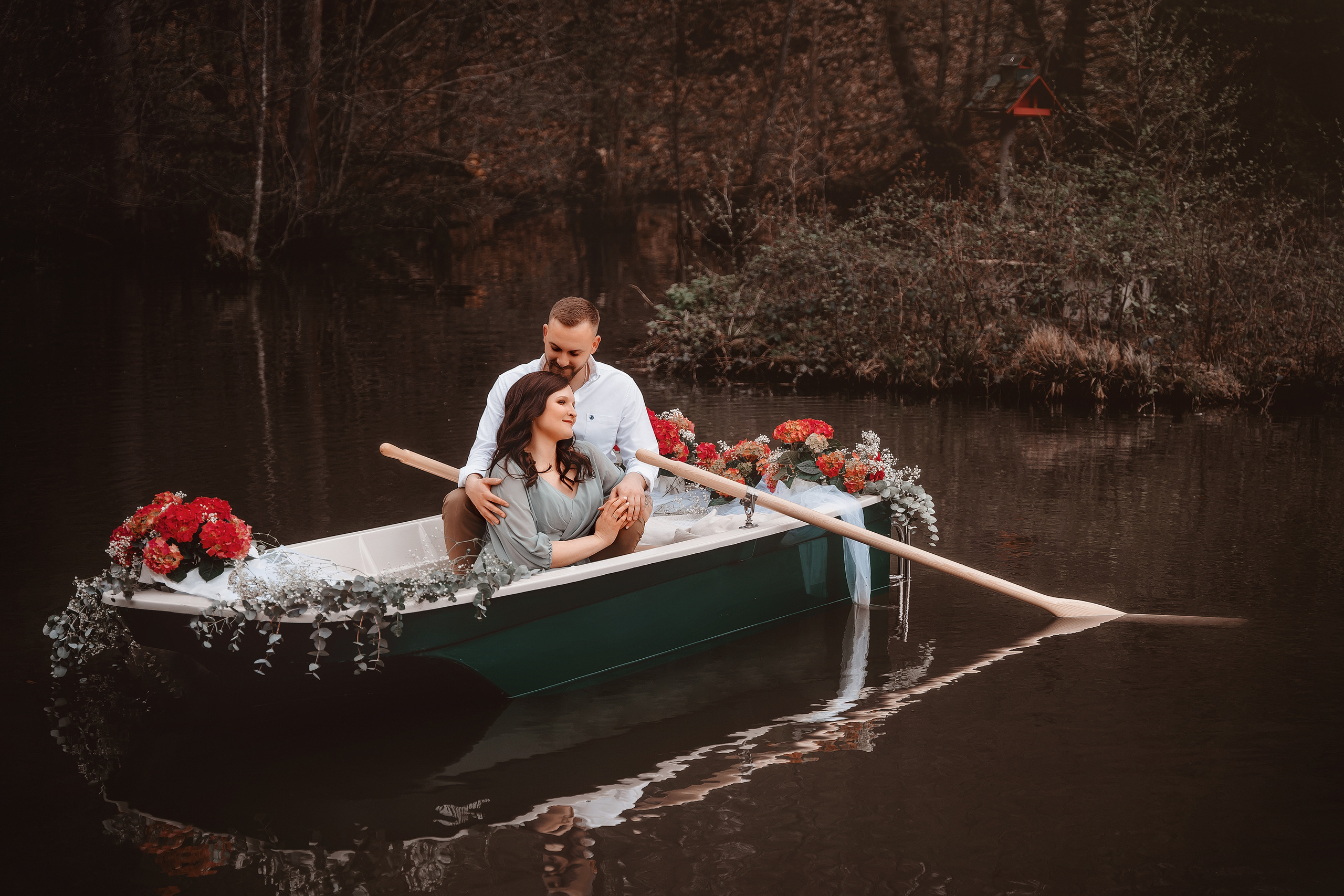 Romantisches Paarshooting am See. Portraitfotografie in Gründau Elena Ohnstedt