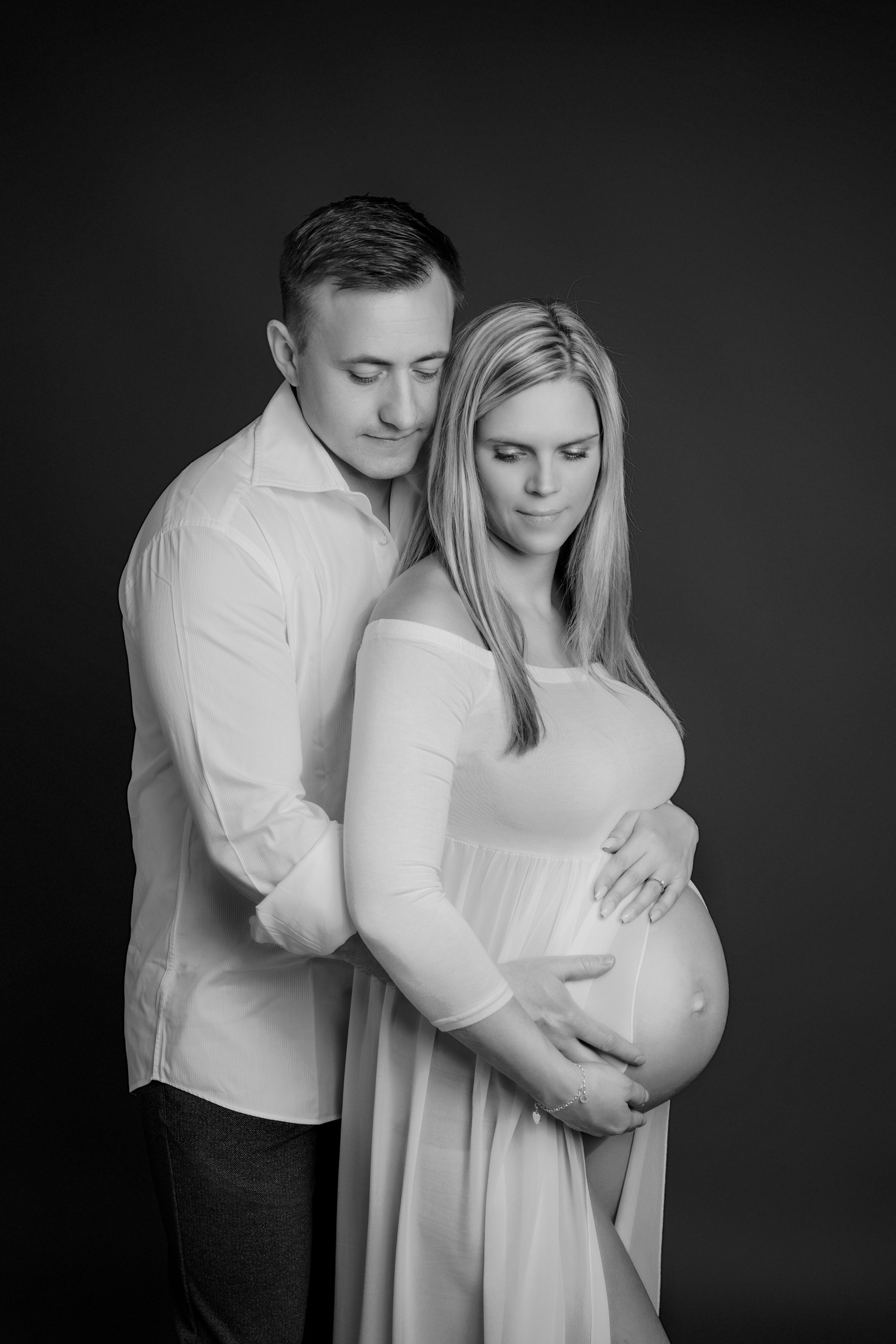 Babybauch im Studio. Portraitfotografie in Gründau Elena Ohnstedt