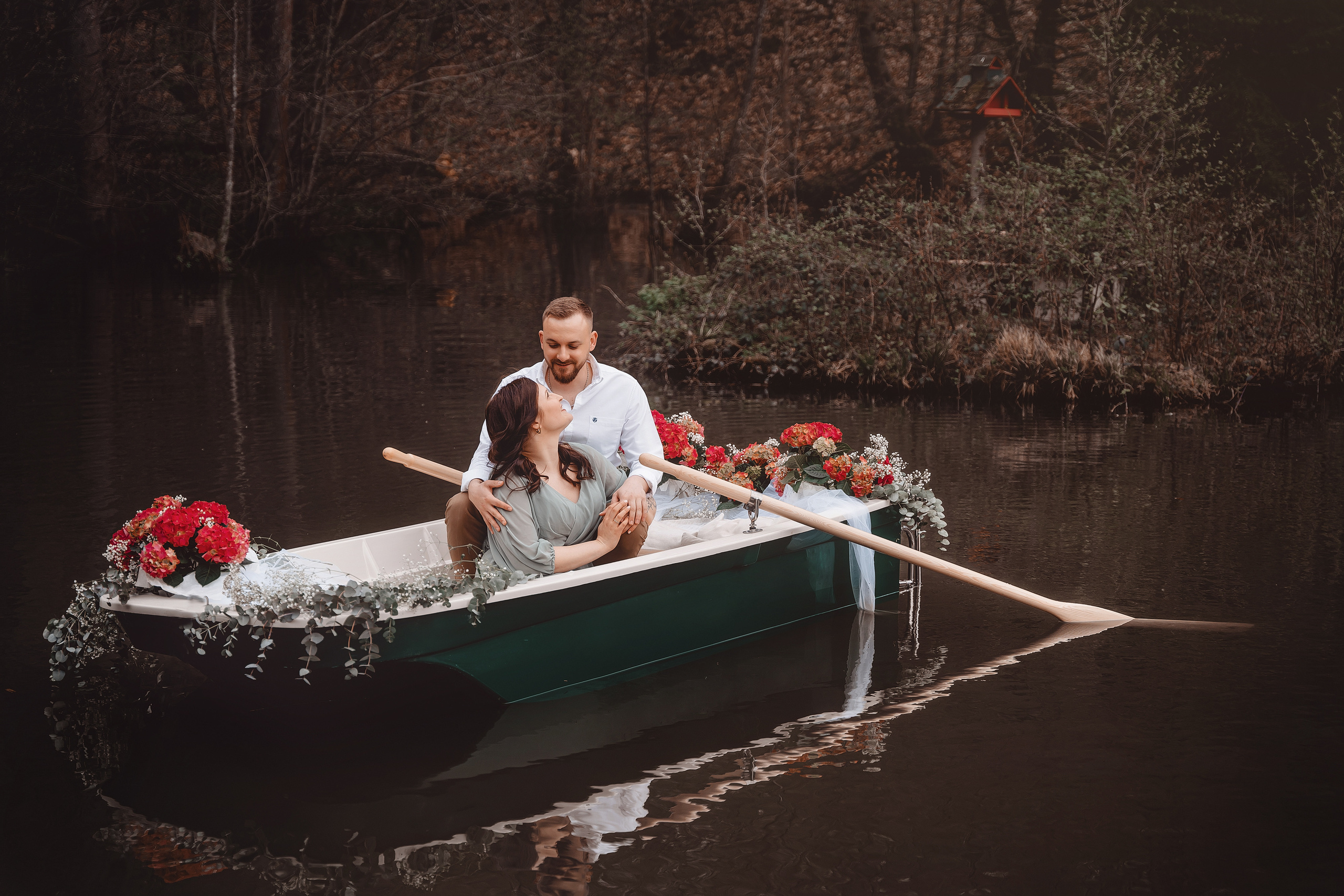 Romantisches Paarshooting am See. Portraitfotografie in Gründau Elena Ohnstedt