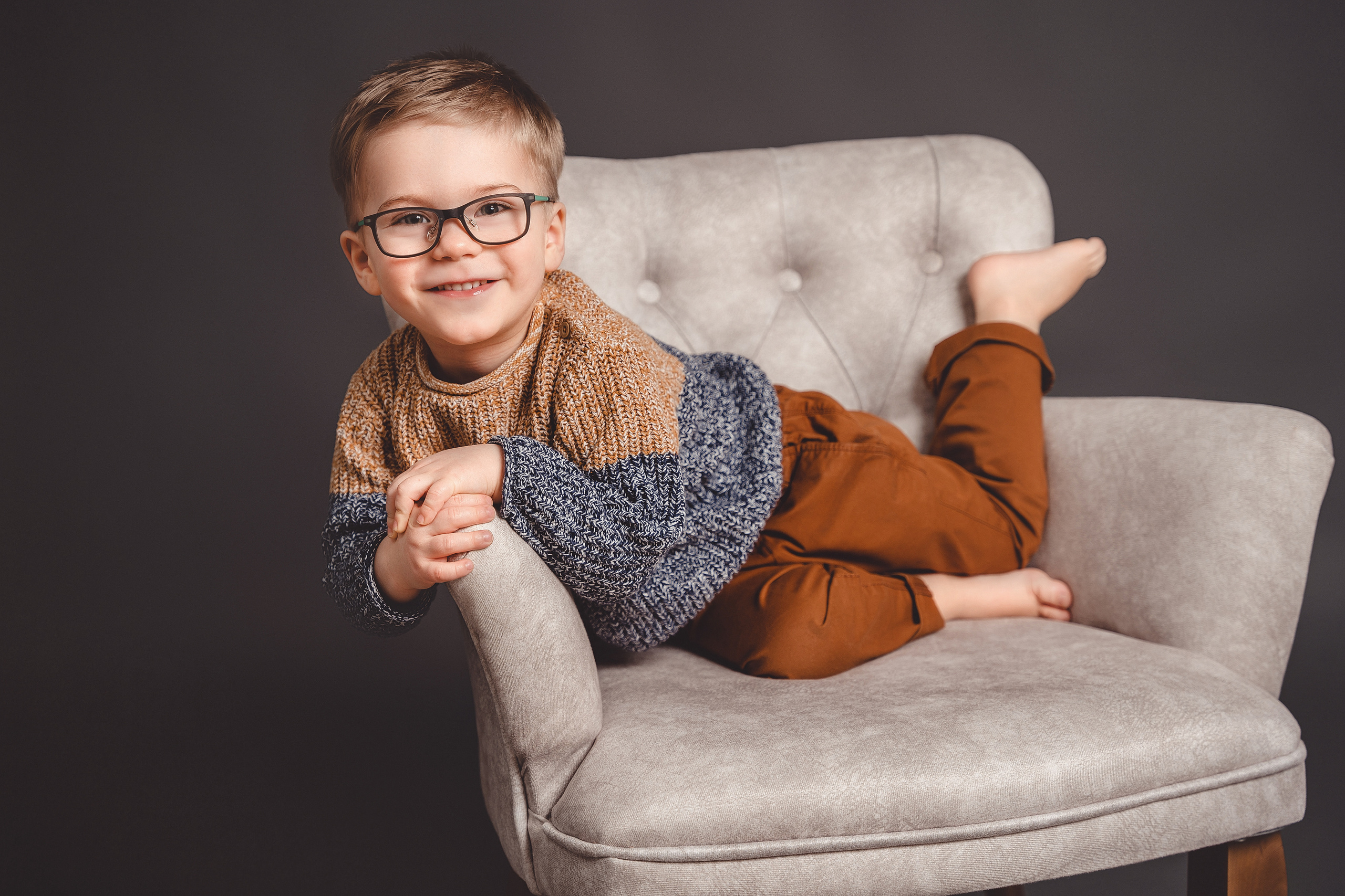 Babybauch im Studio. Portraitfotografie in Gründau Elena Ohnstedt