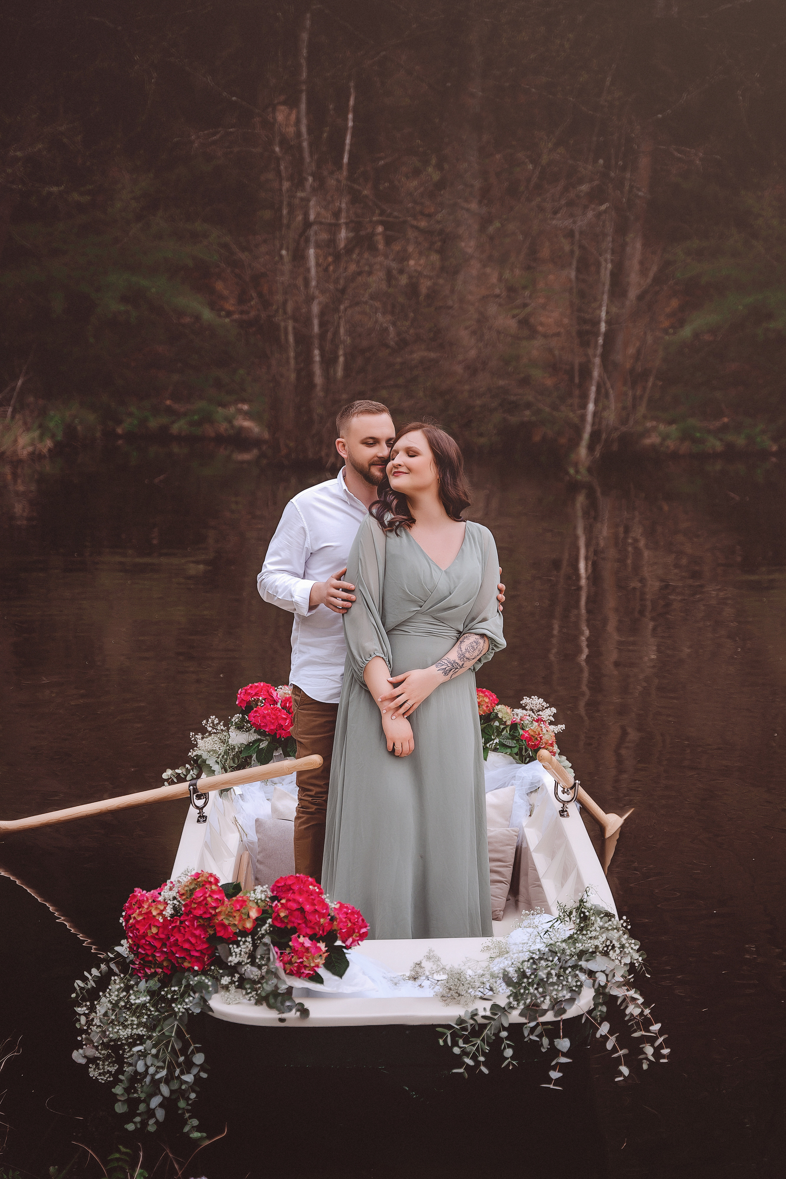 Romantisches Paarshooting am See. Portraitfotografie in Gründau Elena Ohnstedt